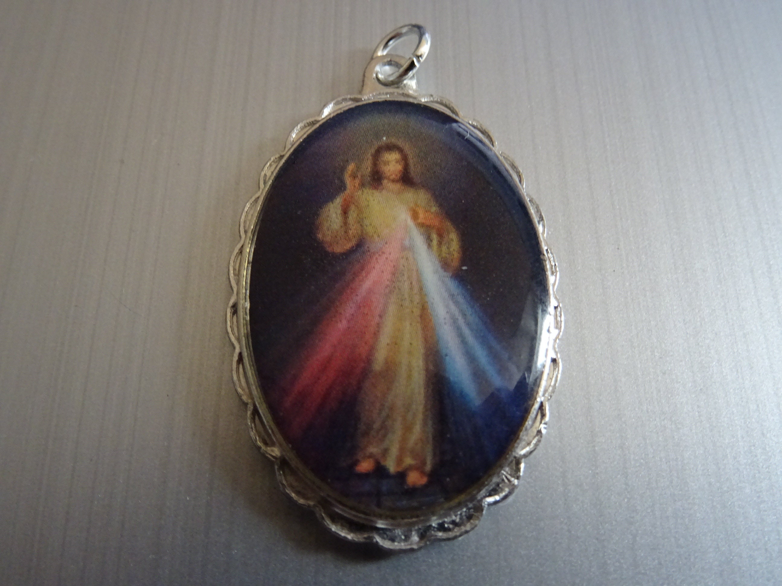 Photo Jésus. Médaille Du Saint Charme Pendentif Médaillon Médaille Medaille B 144