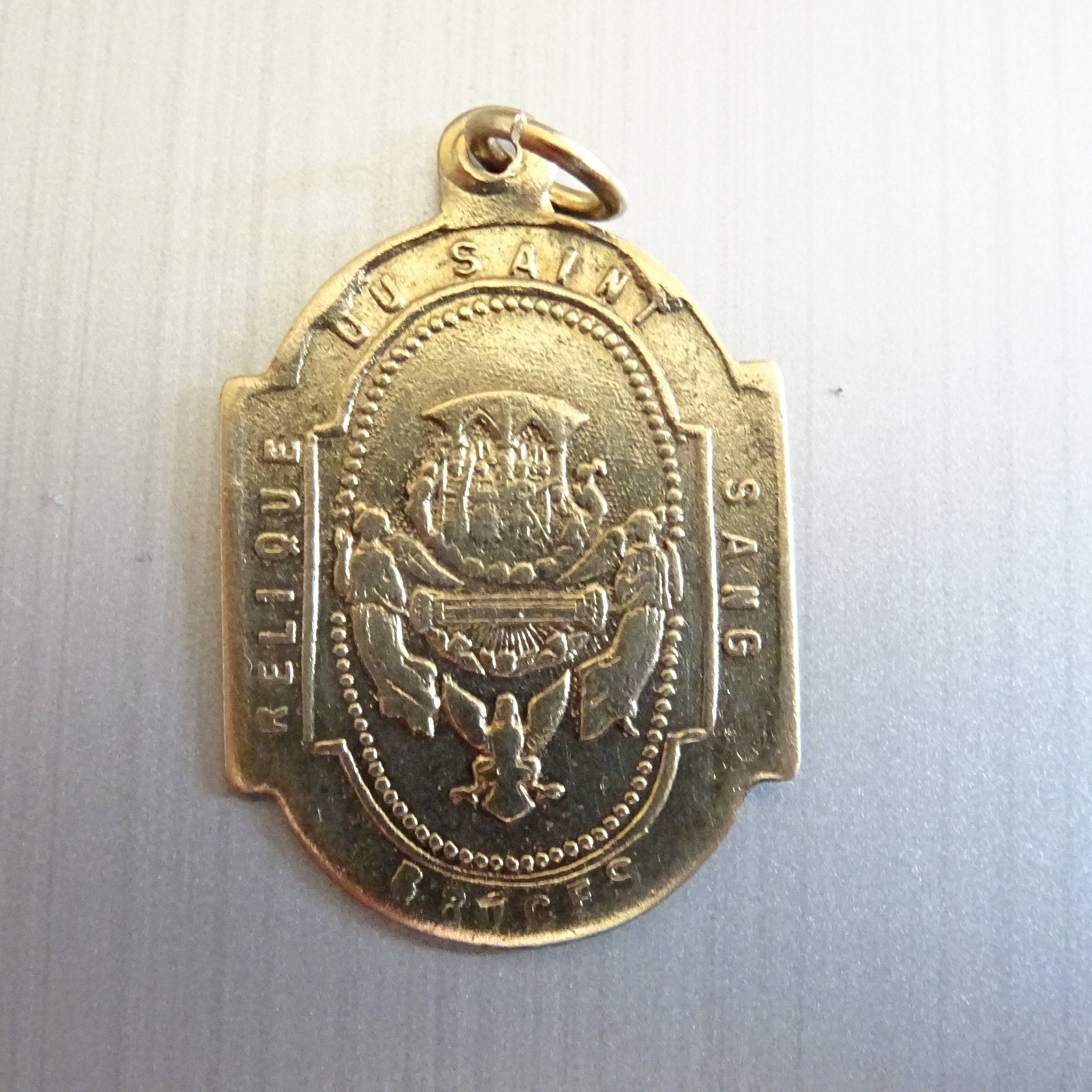 Basilique Du Saint-Sang. Saint Sang A Lieu Tous Les Cinq Ans. Français Médaille Pendentif Religieux 