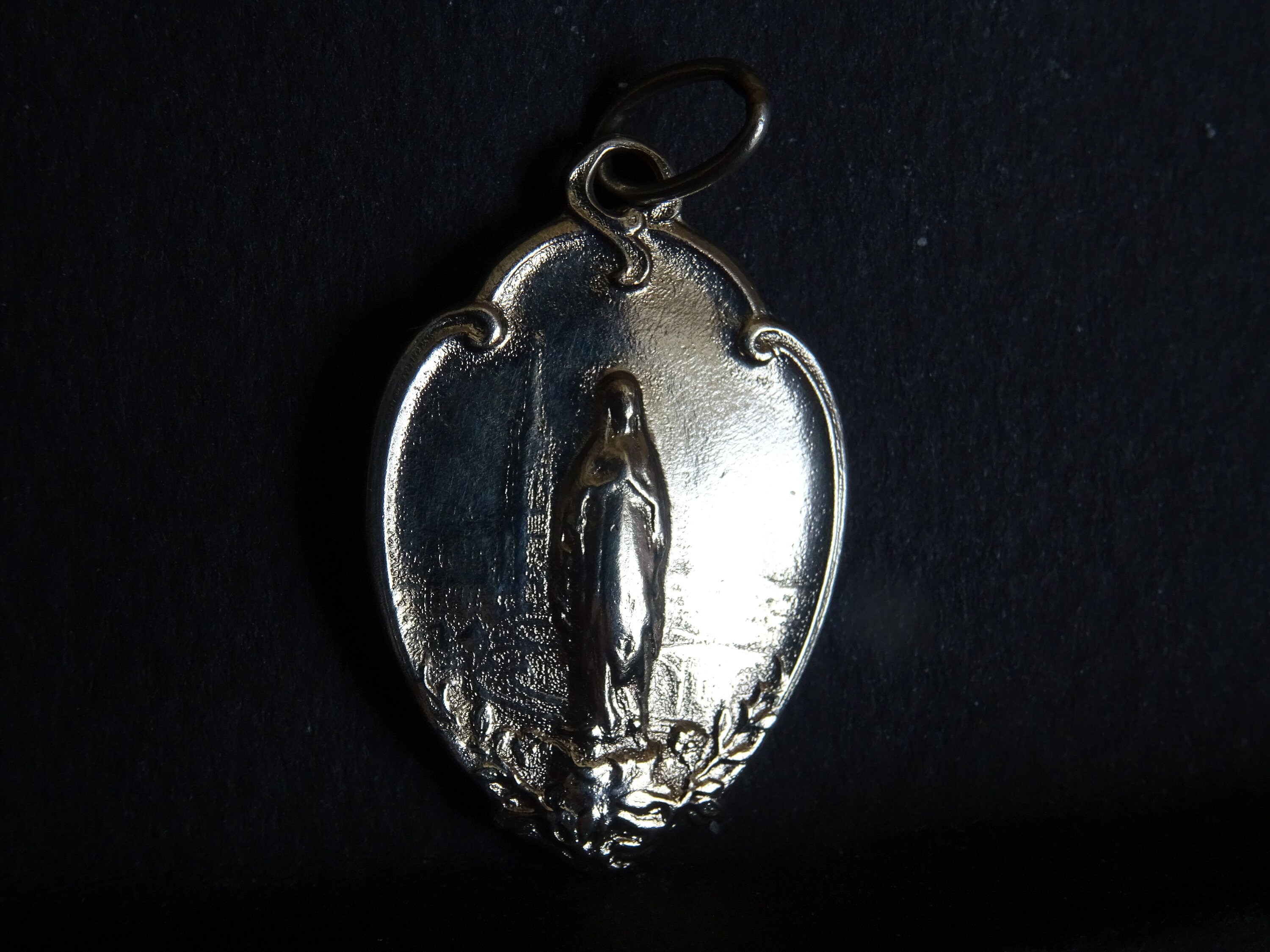 Art Nouveau Notre Mère Sacré-Cœur Médaillon Religieux Pendentif Medaille Holy Charm