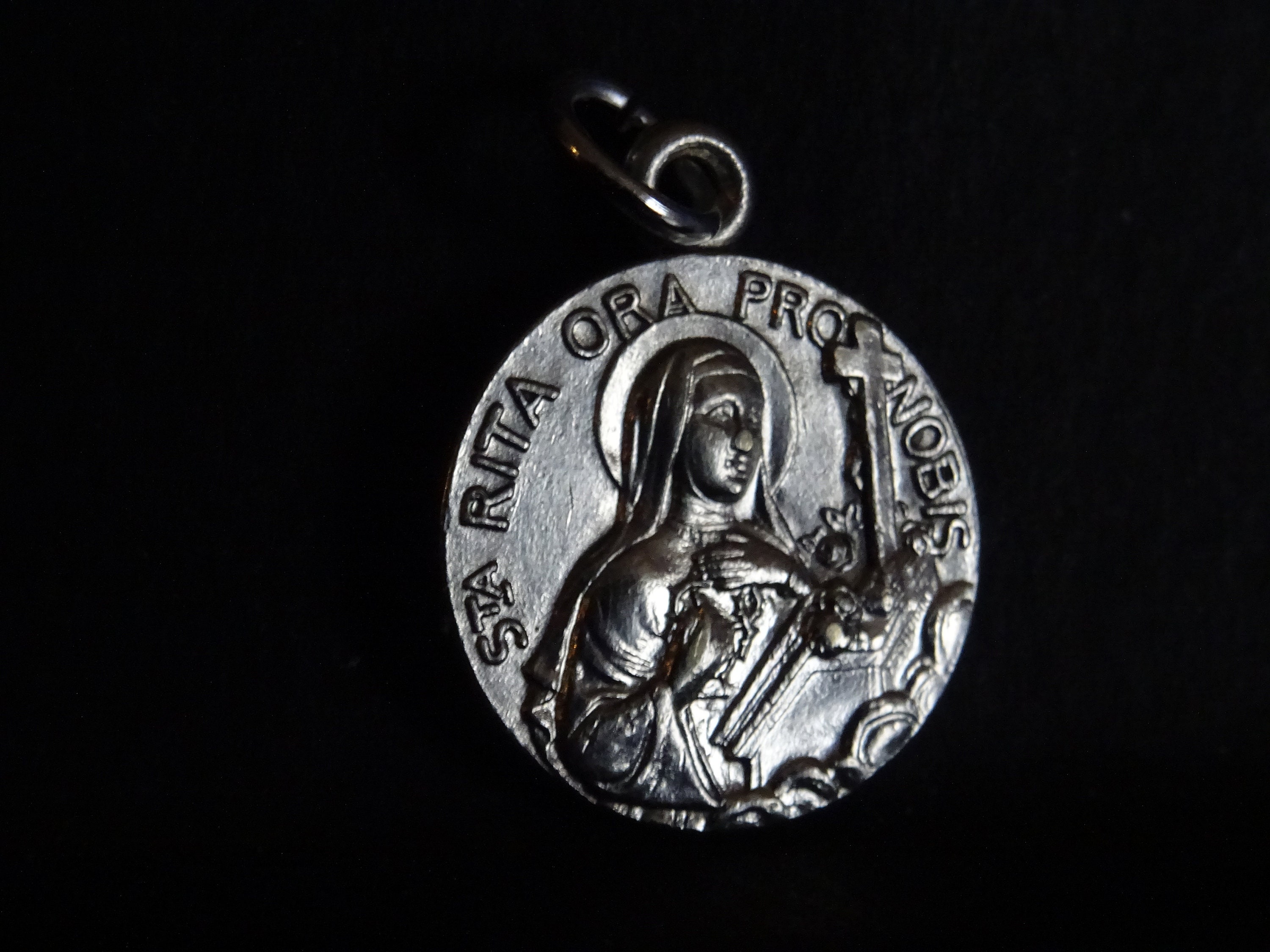 Sainte Rita Patronne de L'impossible. Médaillon Pendent Medaille Holy Charm P 53