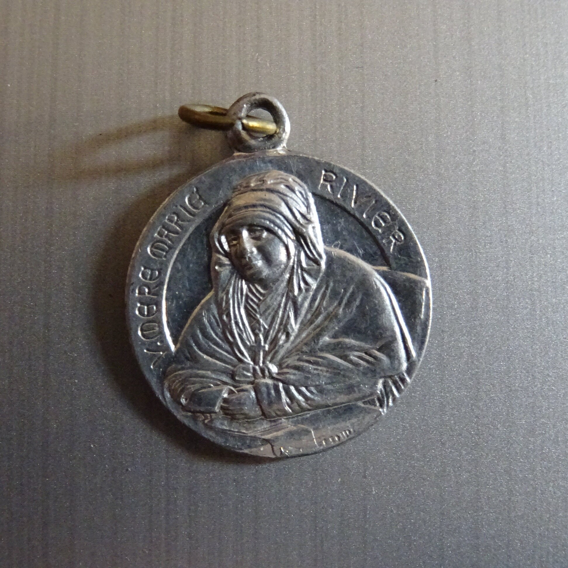 Bienheureuse Marie Rivier. Vintage Religieux Français Pendentif Médaillon Saint Charme B 761