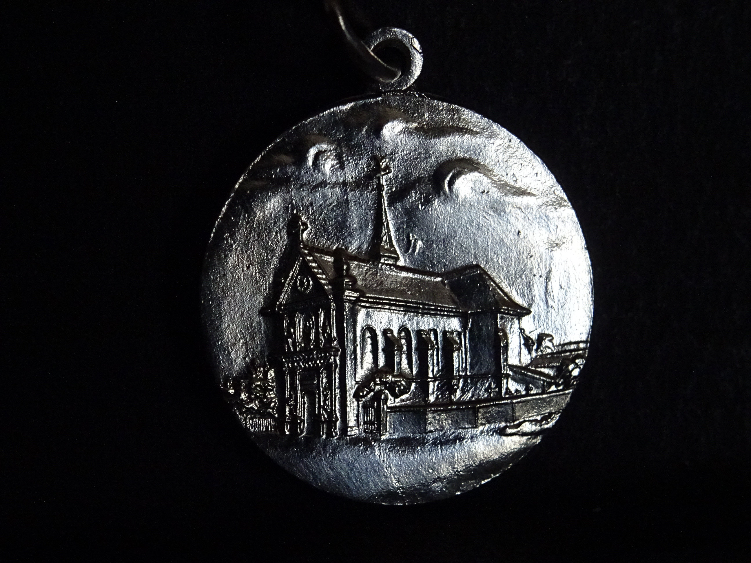 Médaille Notre-Dame de Benoite Antique Catholic Pendentif Médaillon Saint Charme P 330