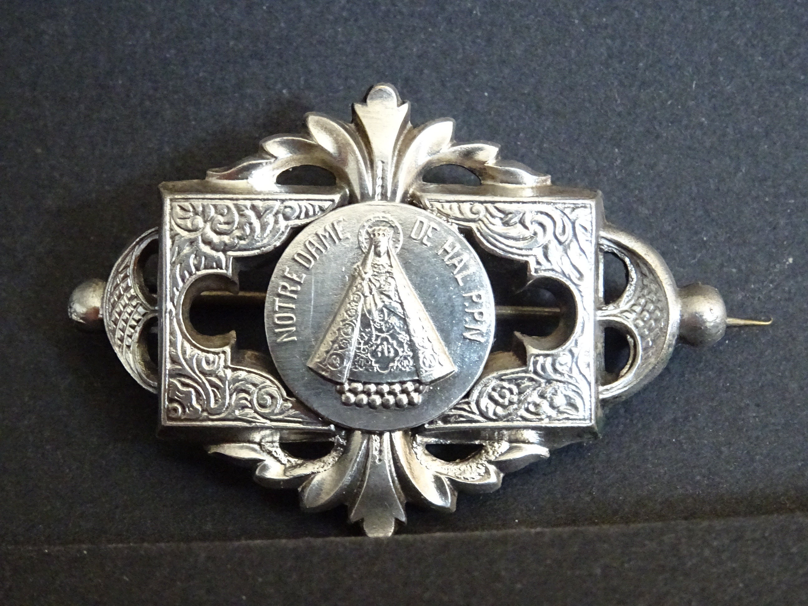 Notre-Dame de Hal. Notre Dame Médaille Broche Insigne Saint Charme P 900