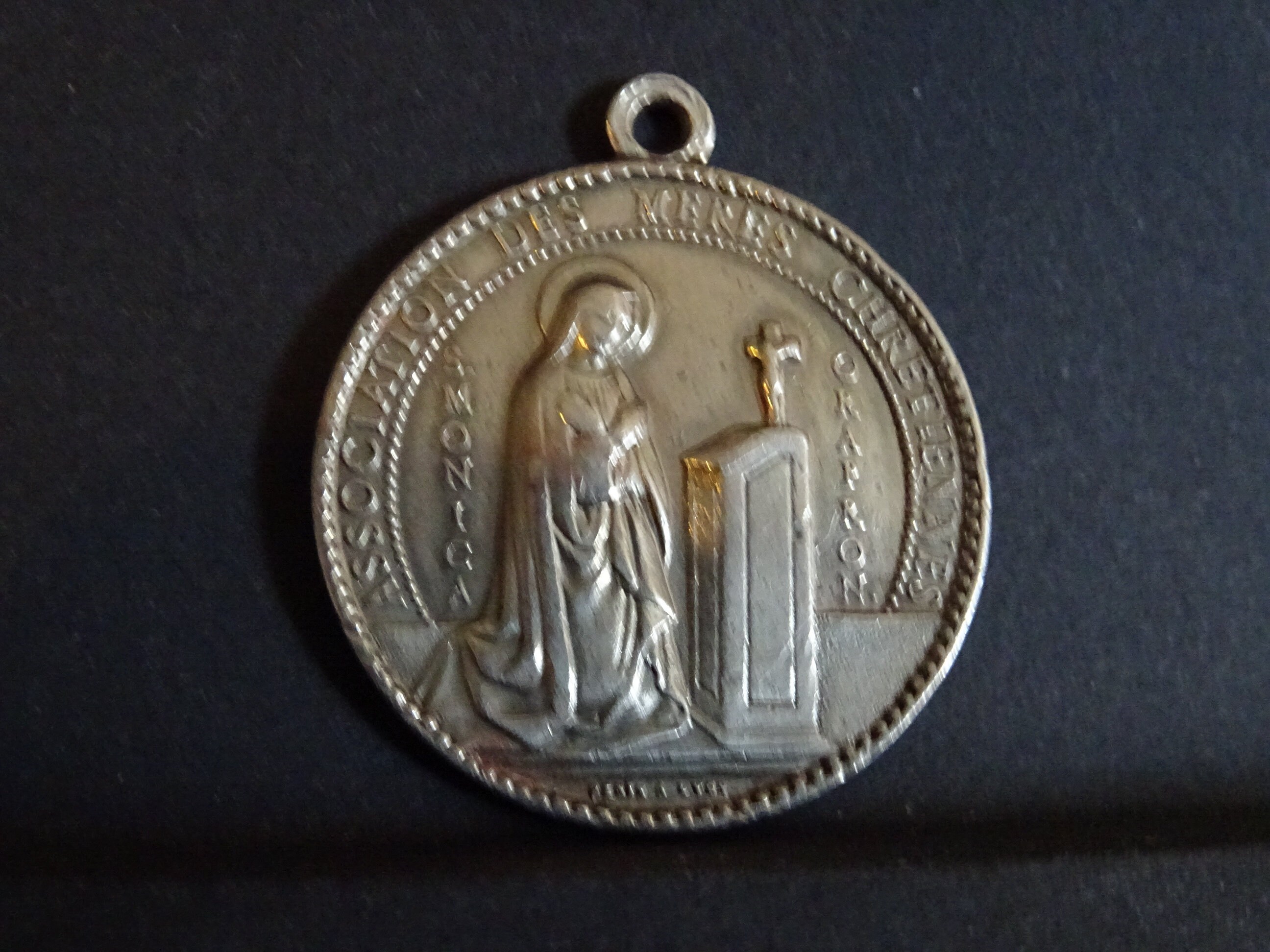 Antique Association Of Christian Mothers. Signé Penin Poncet Holy Charm Medal Pendentif Médaillon Mé