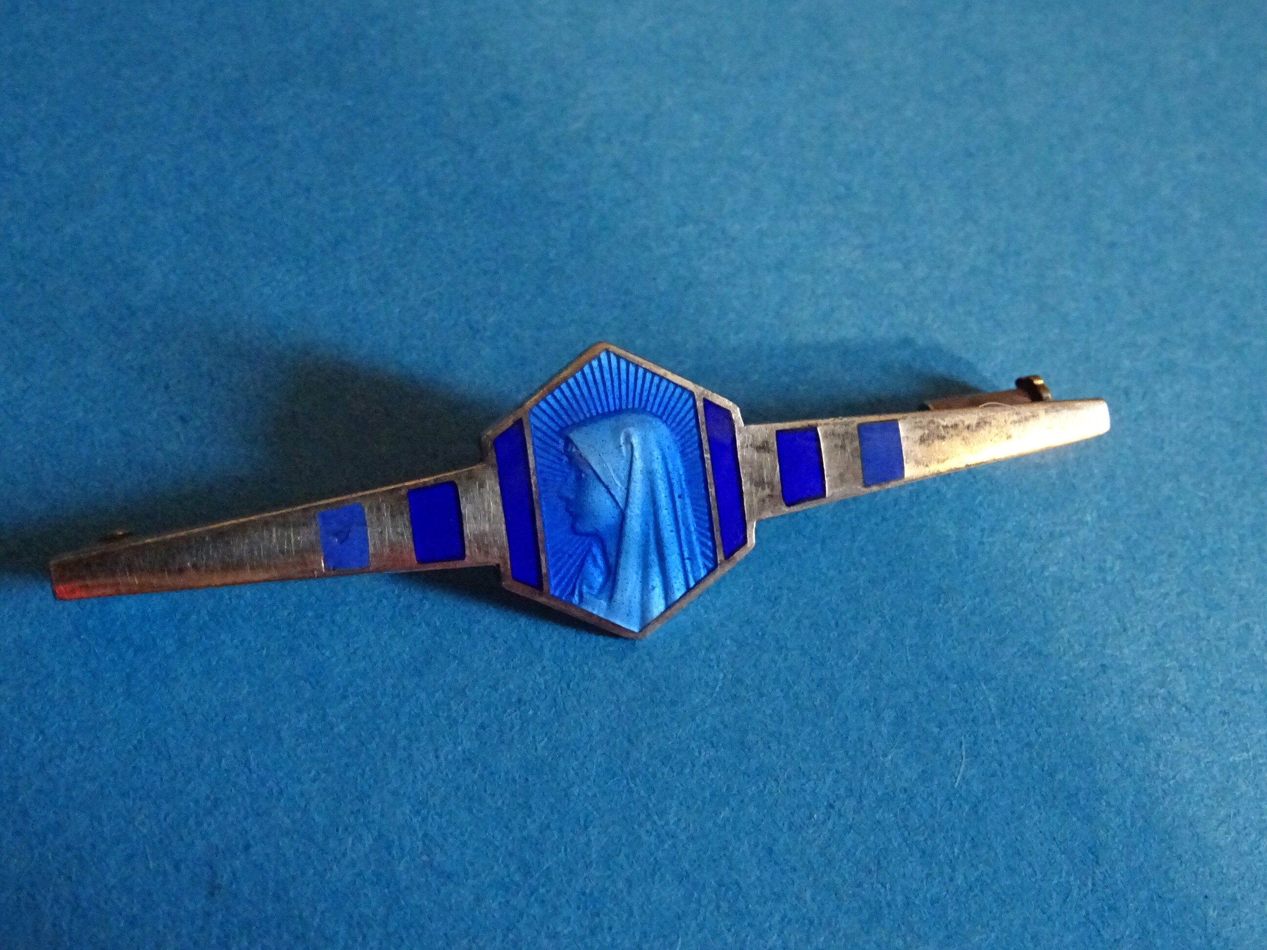 Broche en Émail Vierge Marie Millésime D 12
