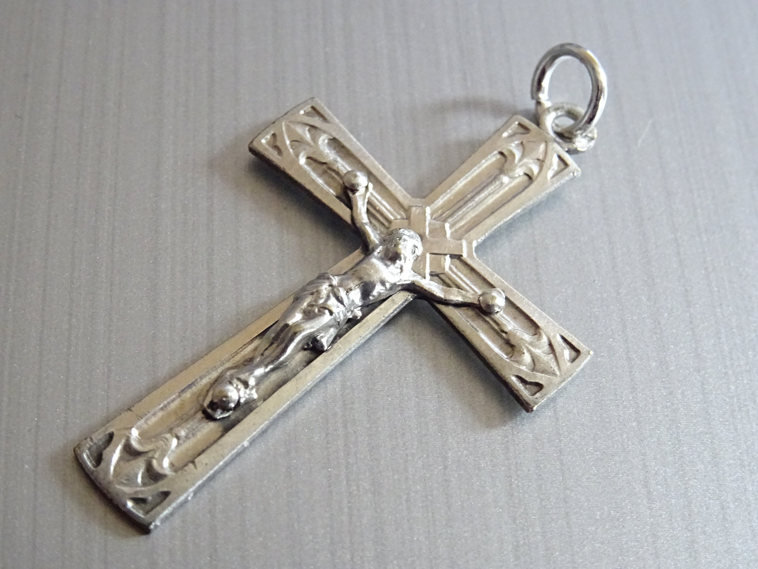 Antique Silver Tone Cross Holy Charm Medal Pendentif Médaillon Médaille Medaille P 848