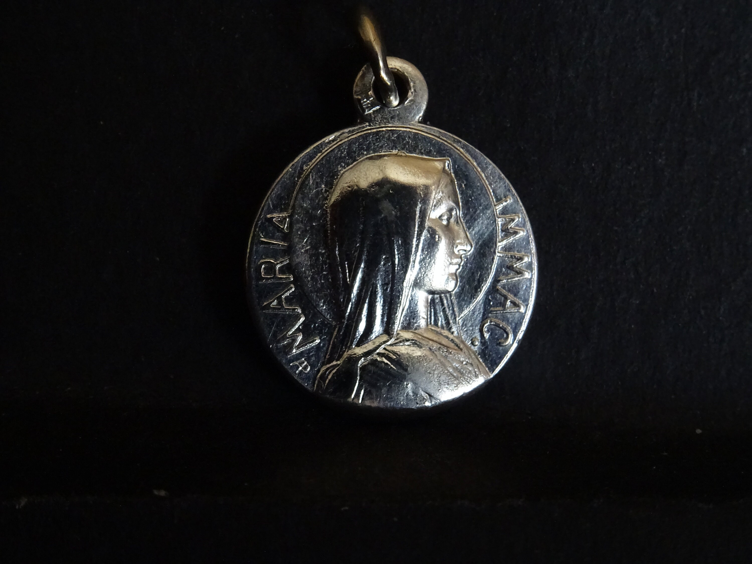 Maria Immac Notre Dame de Hal Sainte Signée Adolpe Penin Médaille Religieuse Pendentif Médaillon Sai