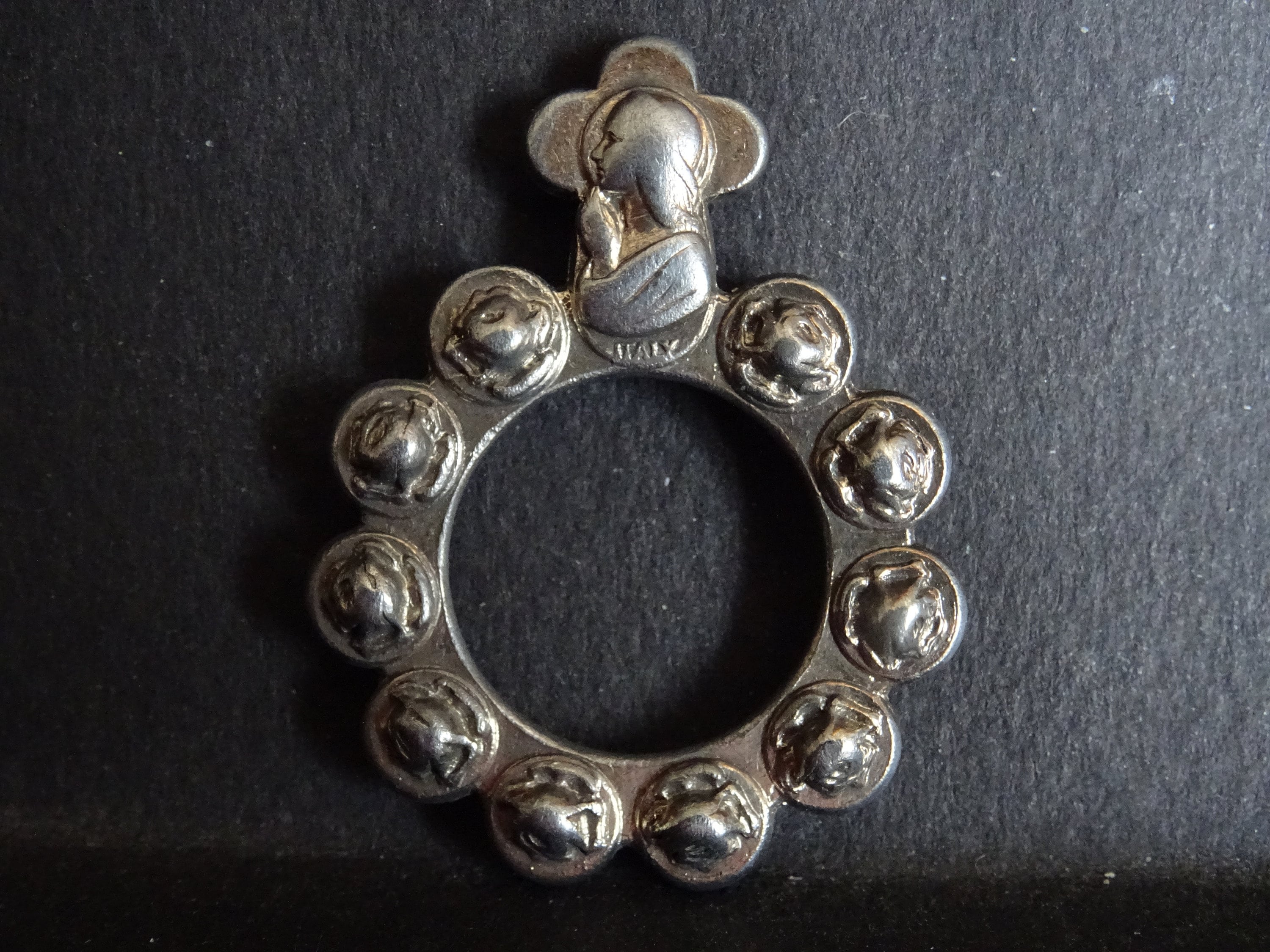 st. Therese Raining Roses, Ave Marie Italy Finger Cross Dizaine Religious Medal Antique Catholic