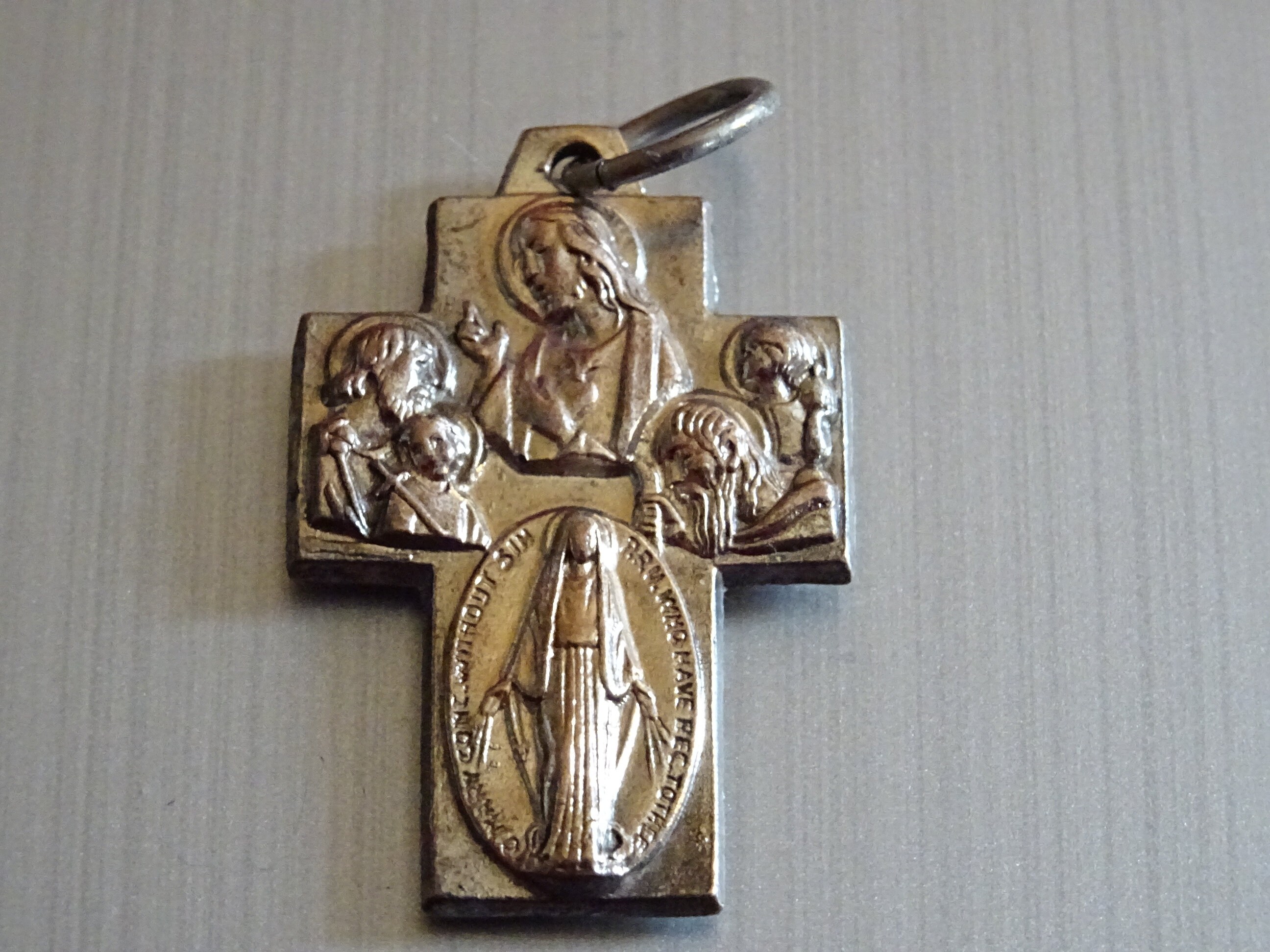 4 Croix Des Saints. Vintage Religieux Italie Pendentif Médaillon Saint Charme B 787