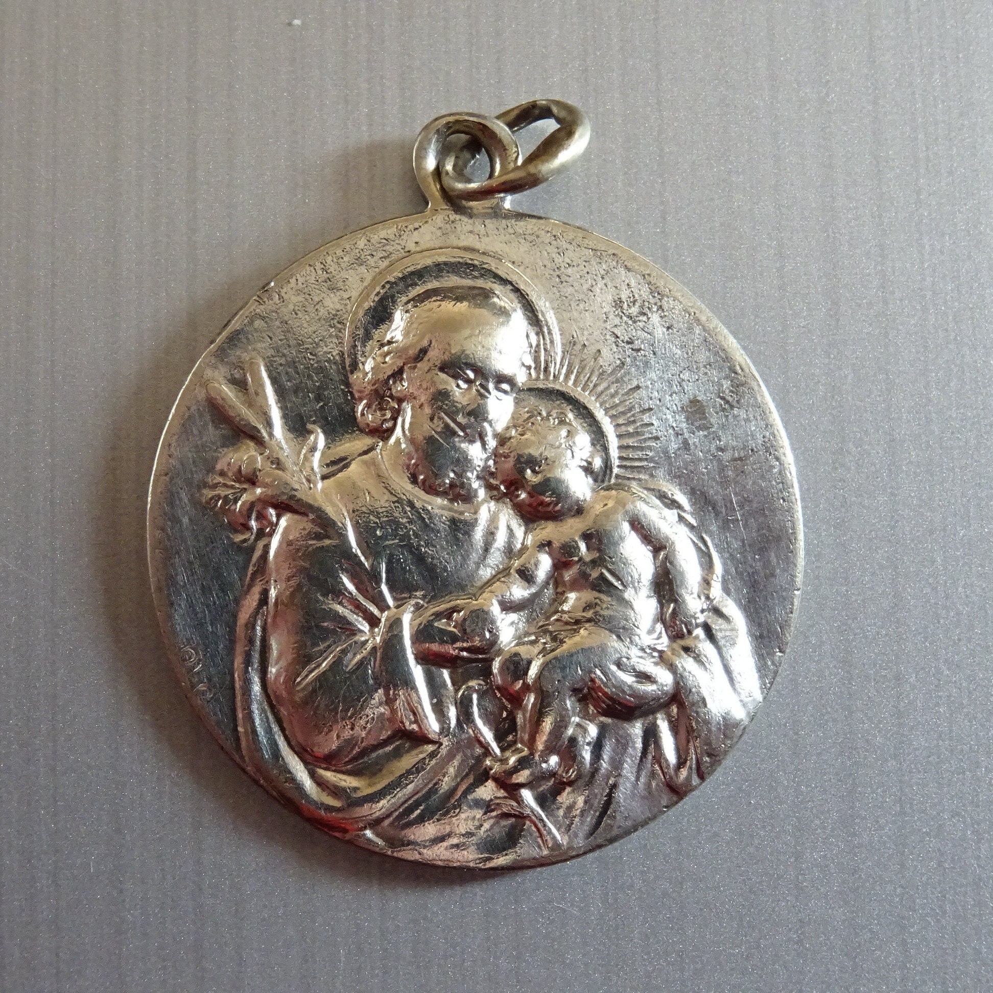 Saint Joseph Est Le Patron de Pères, Travailleurs Immigrés, Charpentiers. Signé Obc. Médaillon Vinta