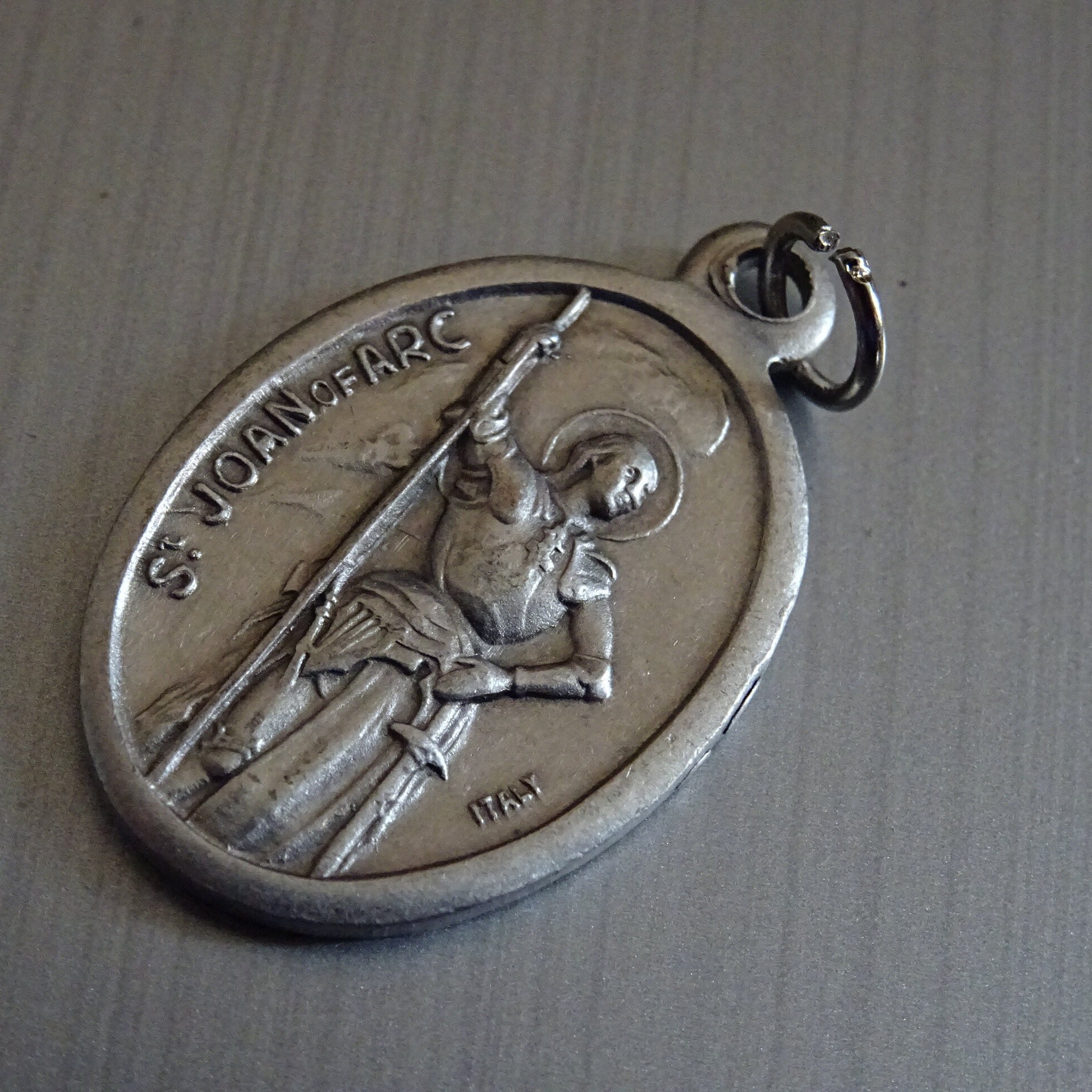 Sainte Jeanne d'arc, Médaille d'argent Médaille Pendente Saint Charme D 131