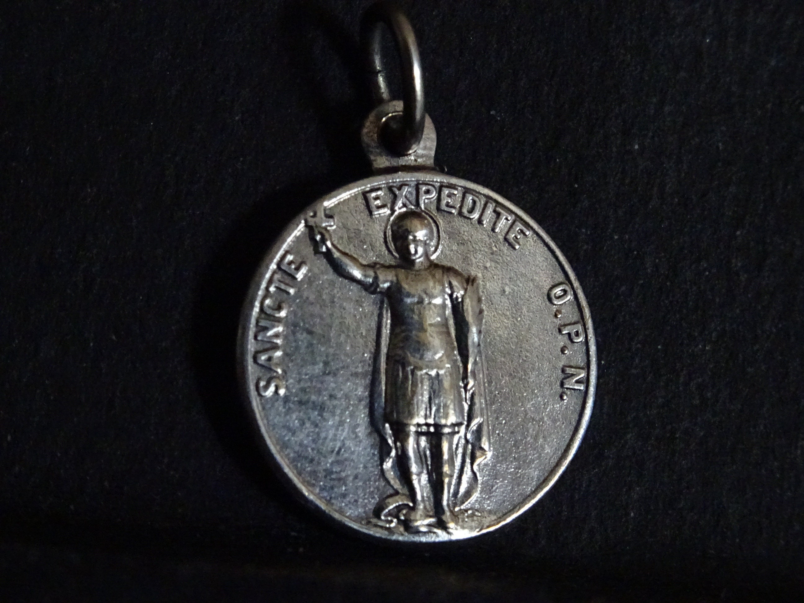 Saint Expedit. Patron Des Urgences. Il Aime La Vitesse. . Médaille Médaillon Pendent Medaille Saint 