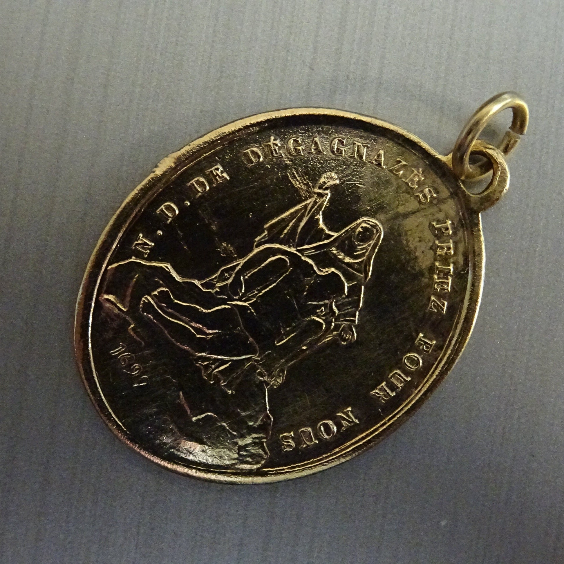 Notre Dame de La Compassion Dégagnazès. Médaillon Vintage Médaille Pendent Saint Charme D 301