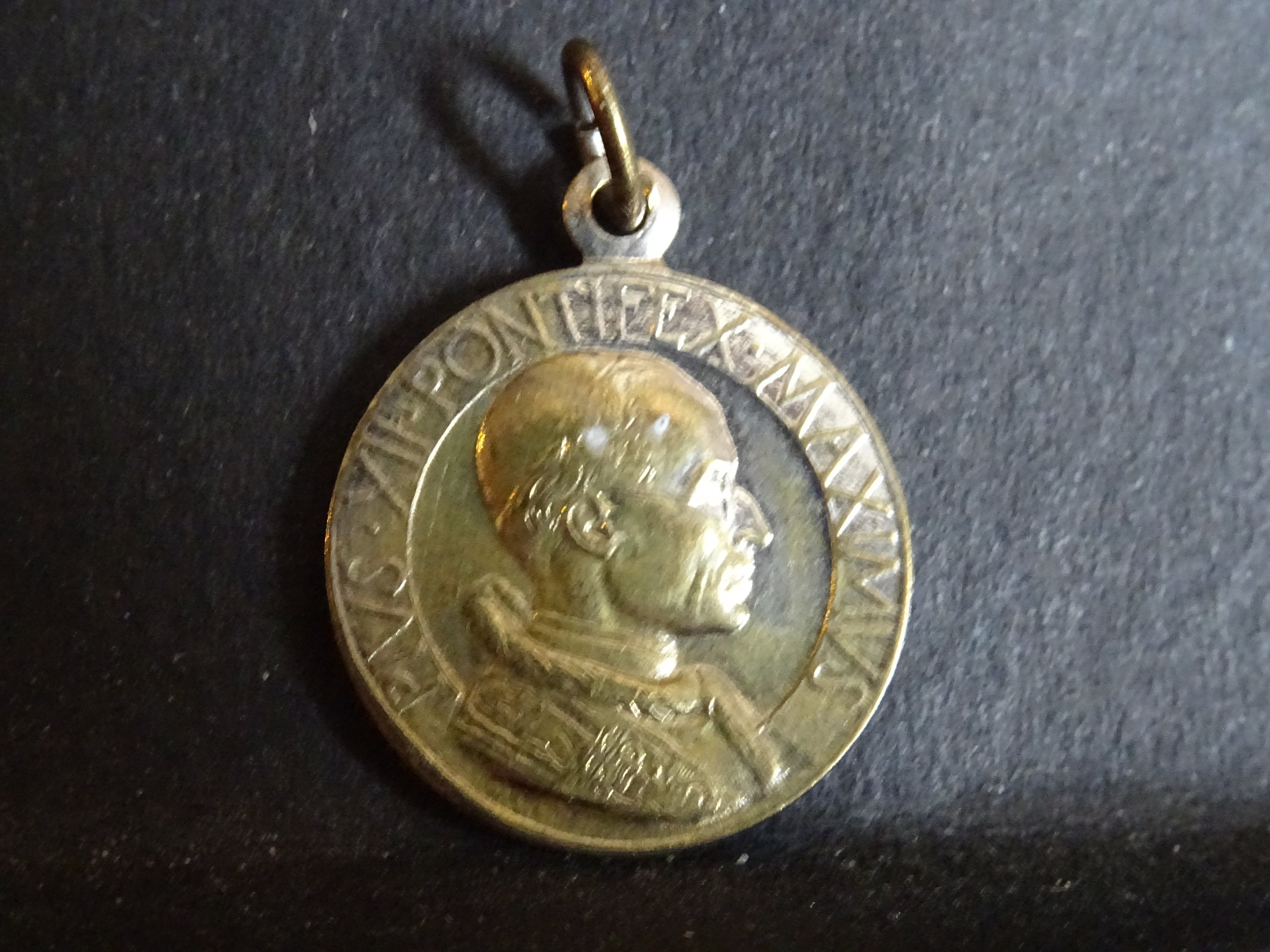 Christian Pope Pie Xii, Silver Plated , Médaillon Pendent Medaille Holy Charm