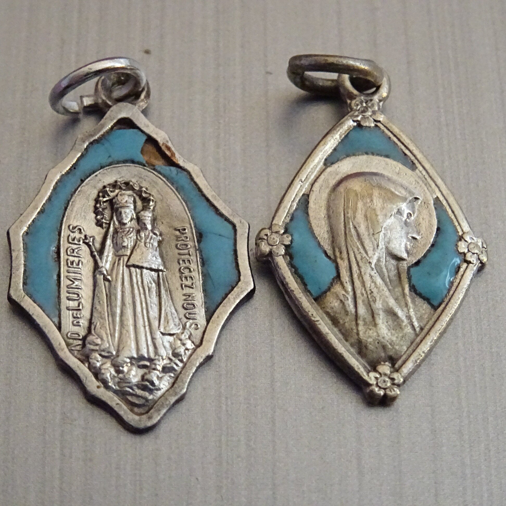 2 Vierge Marie. Émail/Médaille Religieuse Médaillon Pendentif Saint Charme D 341