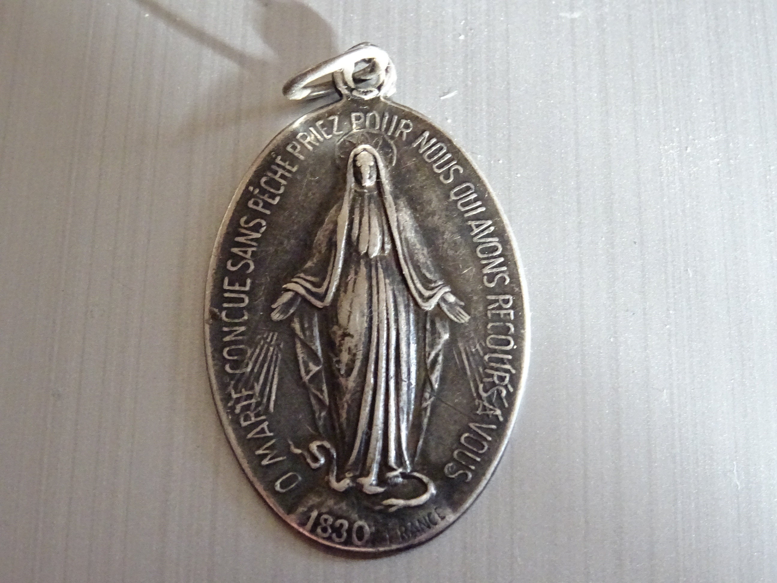 Miraculeux, Vous Soutenant et Soutenant. Médaille Vintage Médaille Religieuse Saint Charme B 762