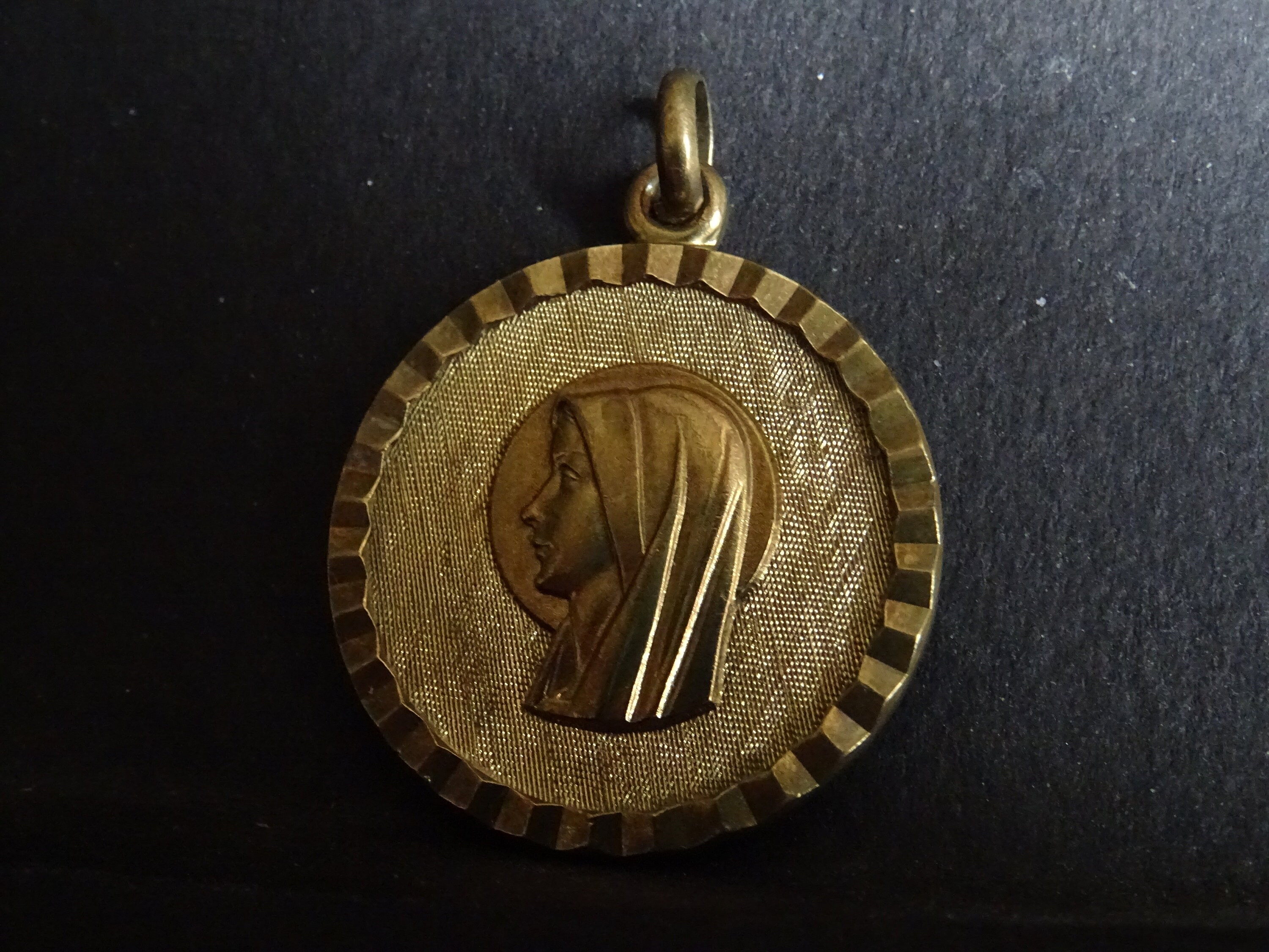 Virgin Mary Marie Ellise Gold Colour Vintage Français Pendentif Holy Charm Medal Medaille