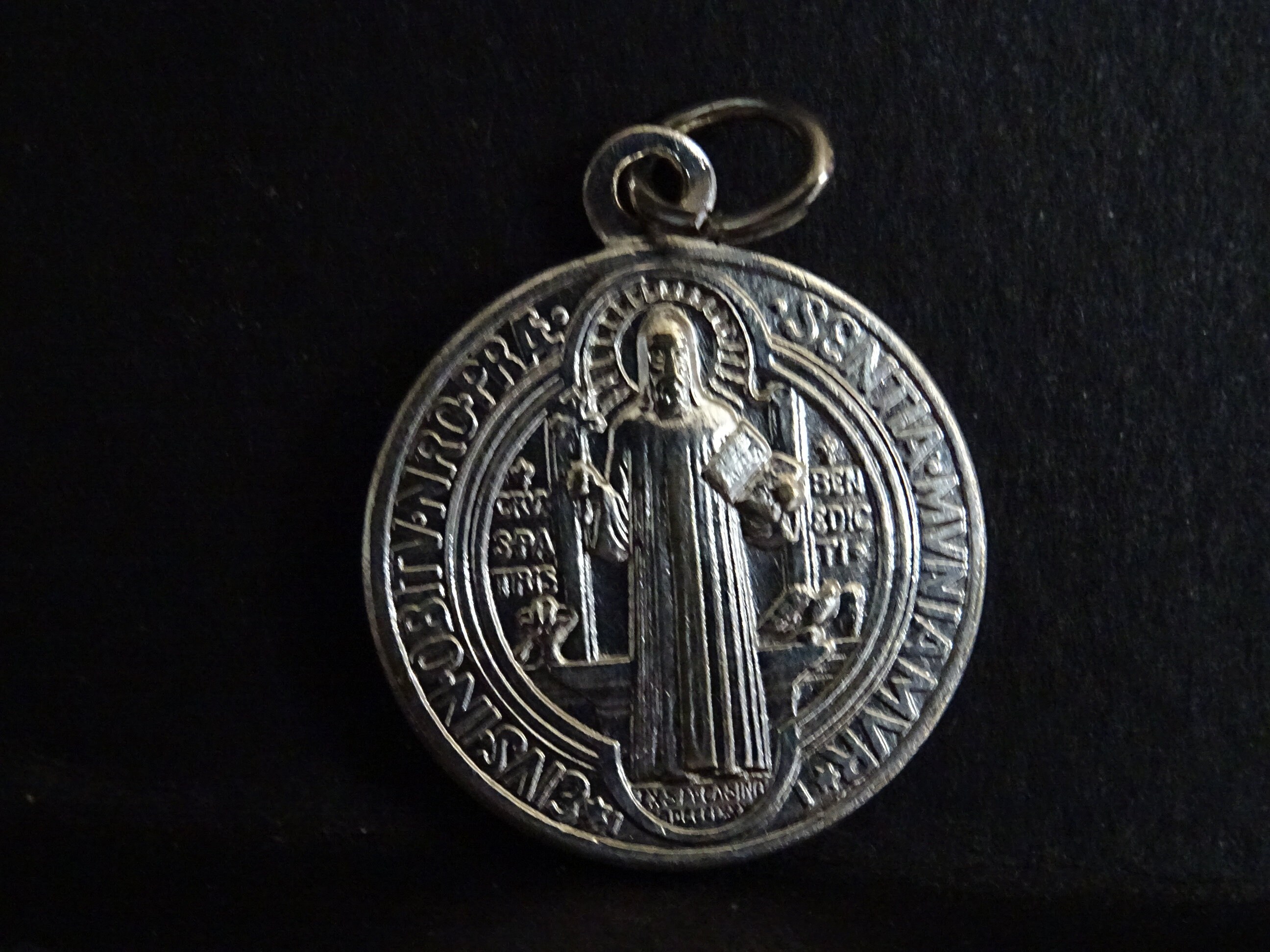 Saint Benoît Patron Saint de L'exorcisme Protéger Du Mal, Médaille Médaillon Pendent Medaille Charme