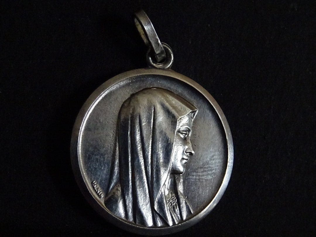 Vintage French Virgin Mary Medal Pendant - Signed Penin Holy Charm - Etsy