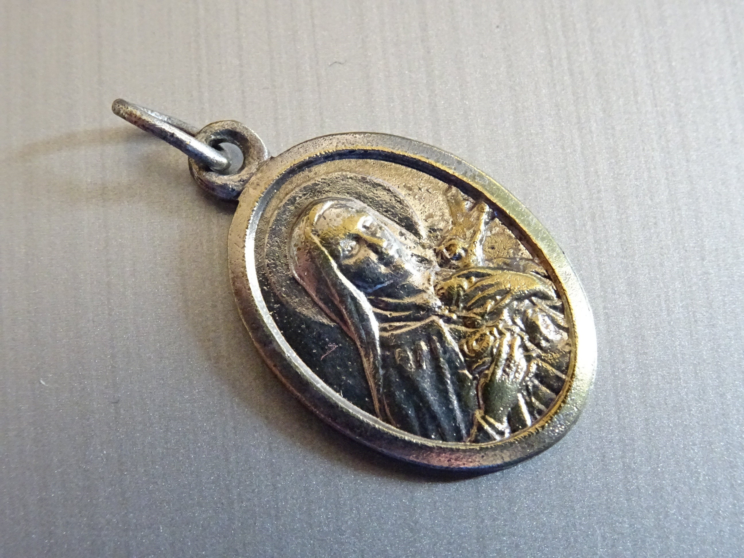Antique Sainte Thérèse Lisieux Français. Pendentif Catholique Médaillon Saint Charme B 313