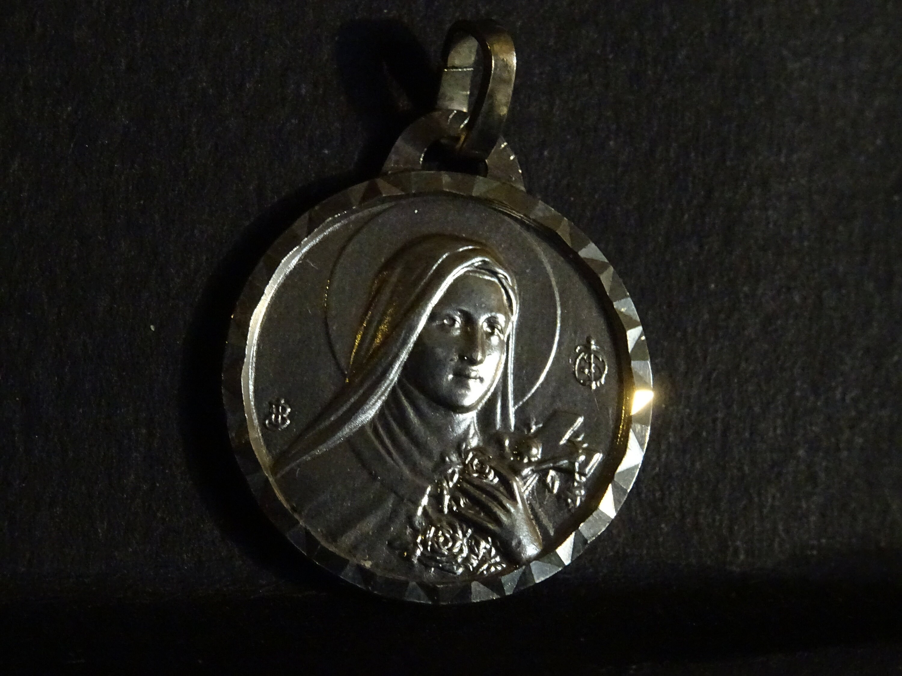 st Therese de Lisieux Signé Jb Antique Pendentif en Argent Saint Médaillon Charme