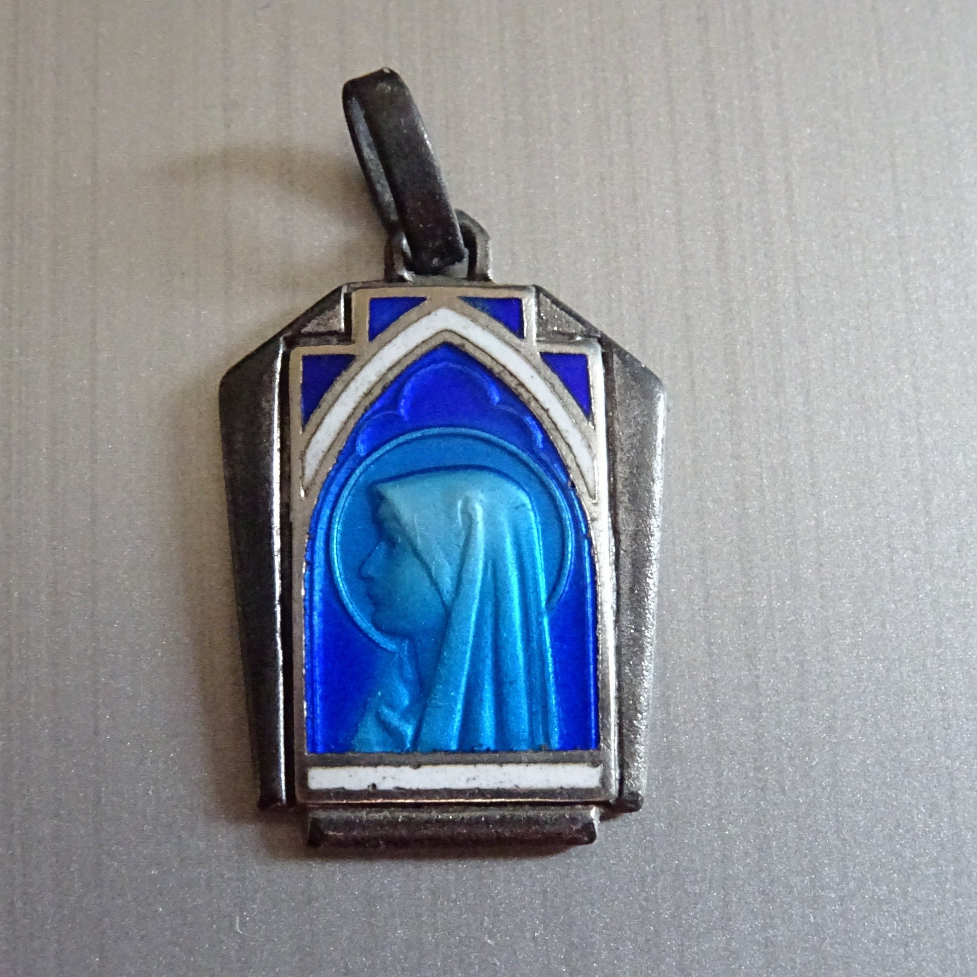 Vierge Marie Émail Blanc Argent Bleu Couleur. Vintage Religieux Français Pendentif Médaillon Saint C