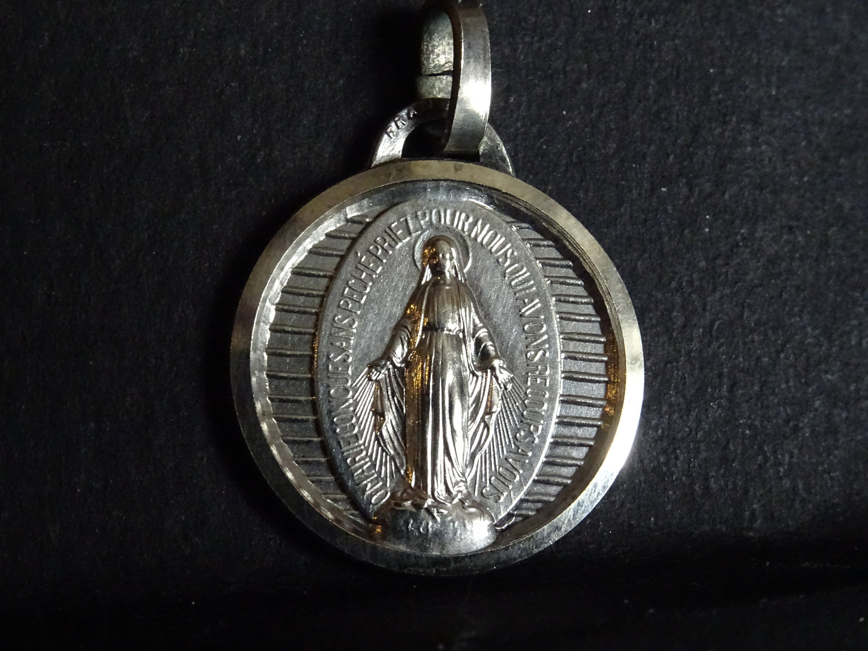 Miraculous Wear Pour Se Rappeler Que Vous N'êtes Pas Seul Médaille d'argent Medaille Vintage Religie