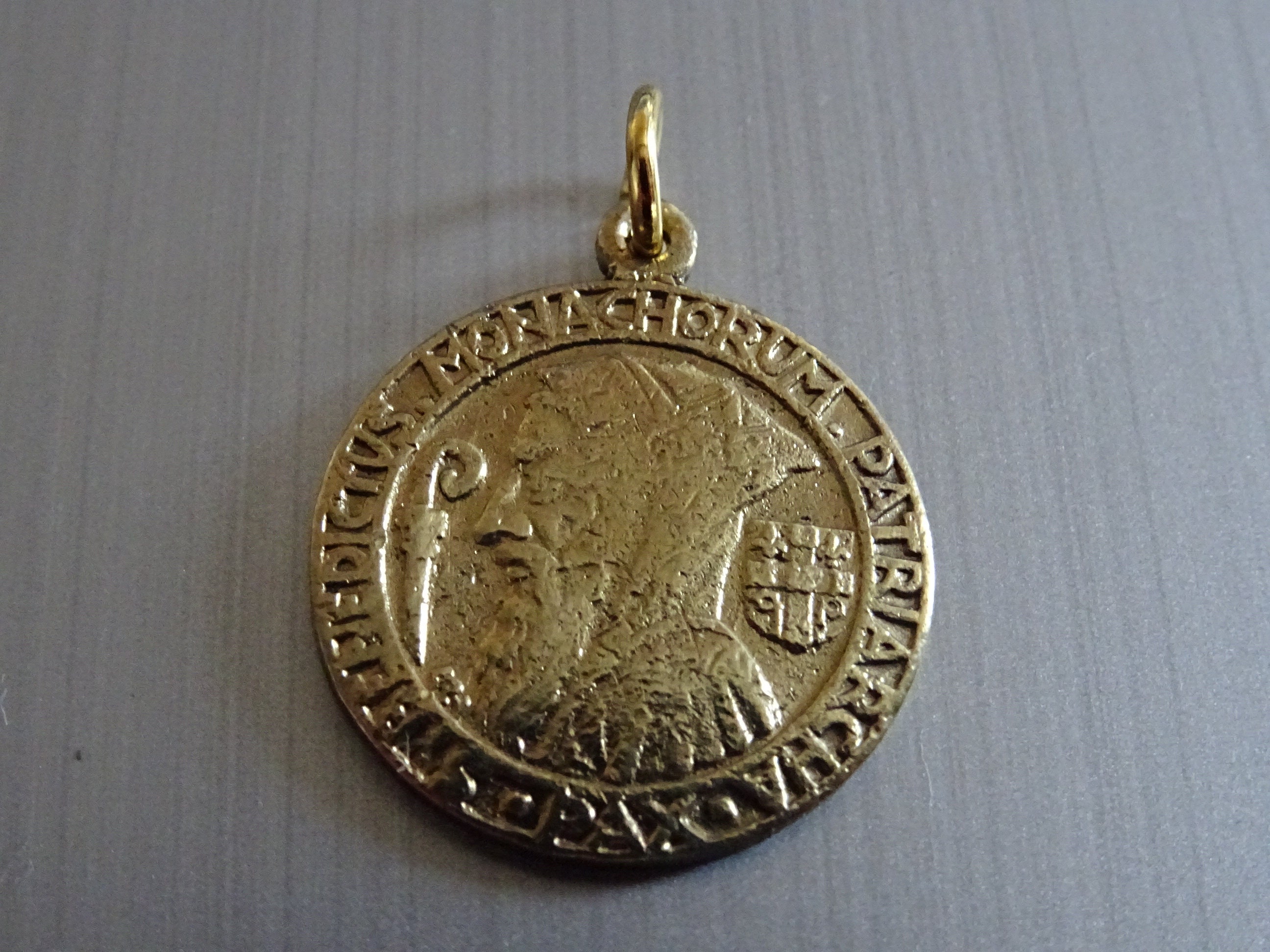 Le Saint Benoît, Gage de La Protection Du Saint. Signé F. Py, Médaille Médaillon Pendent Medaille Ho