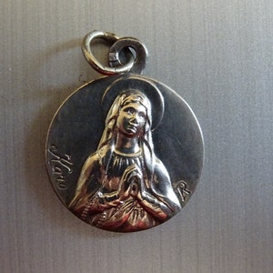 Virgin Mary Place of the apparitions . Signed Karo.and A. Penin. Vintage medal medallion pendant Holy Charm B 894