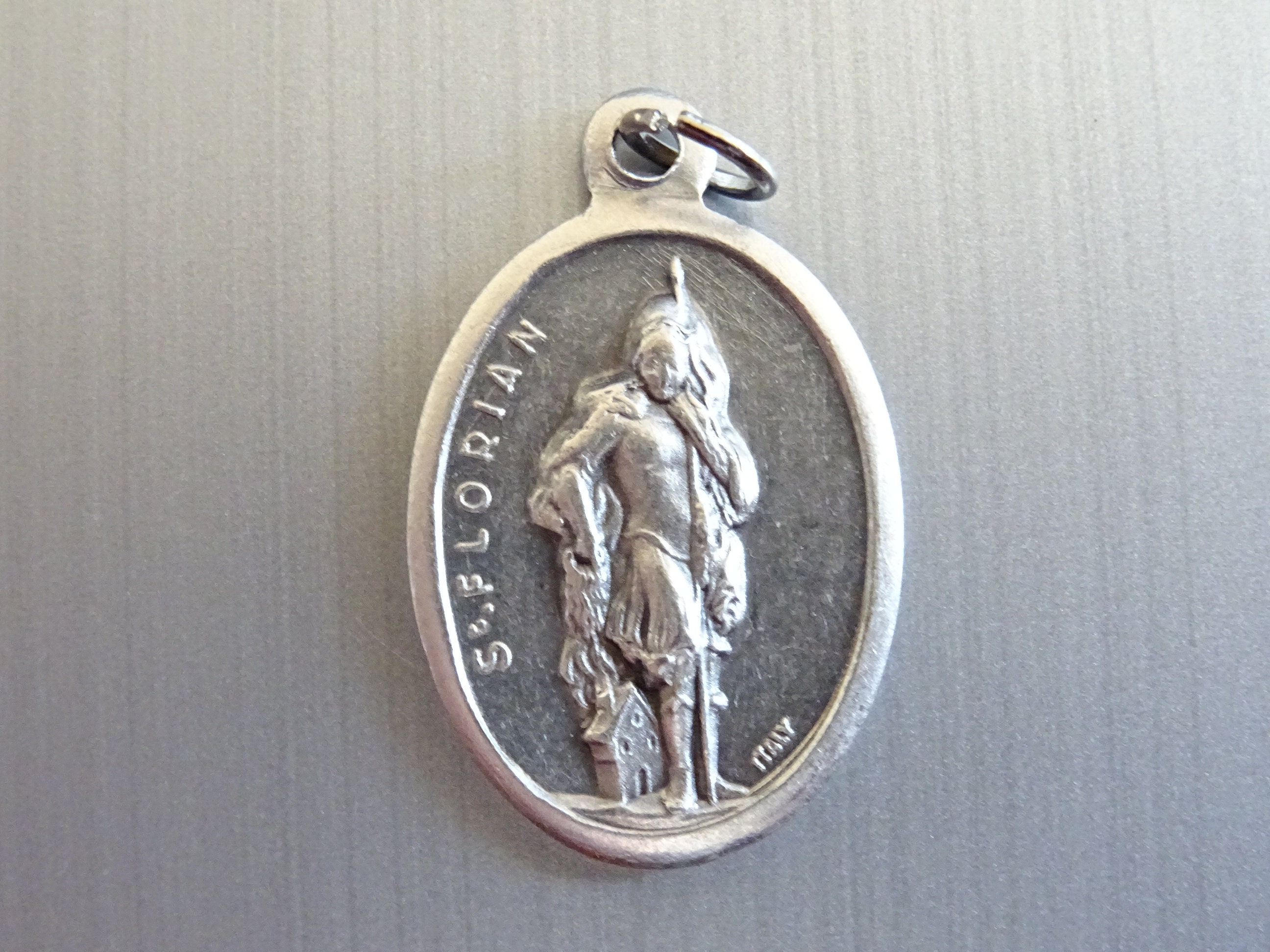 Saint-Florian. Saint Patron Des Pompiers. Médaille d'argent Médaillon Pendentif Holy Charm B 353