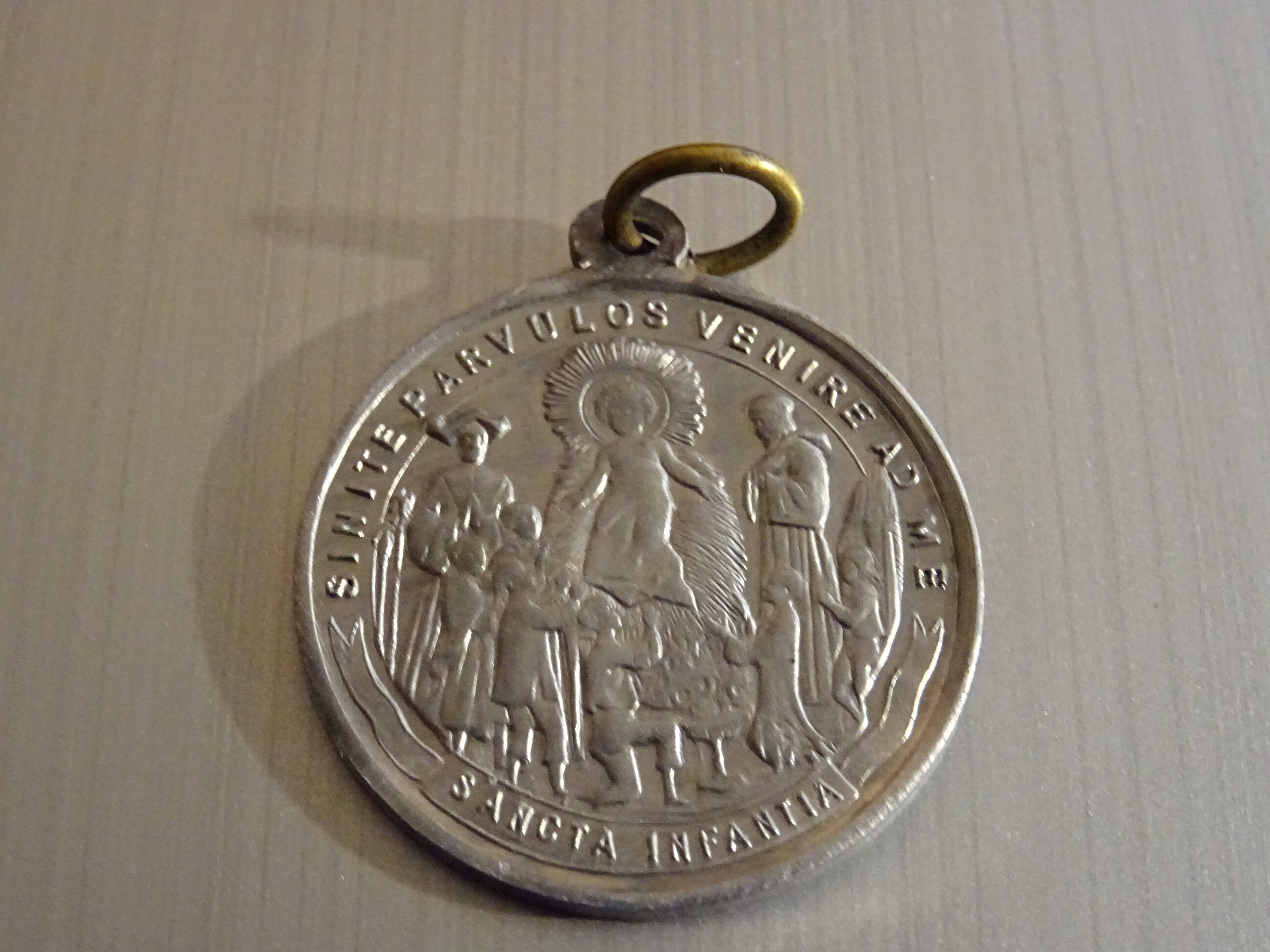 Permettez Aux Petits de Venir à Moi, Latin Sinite Parvulos Venire M'ad. Pendentif Pendentif Catholiq