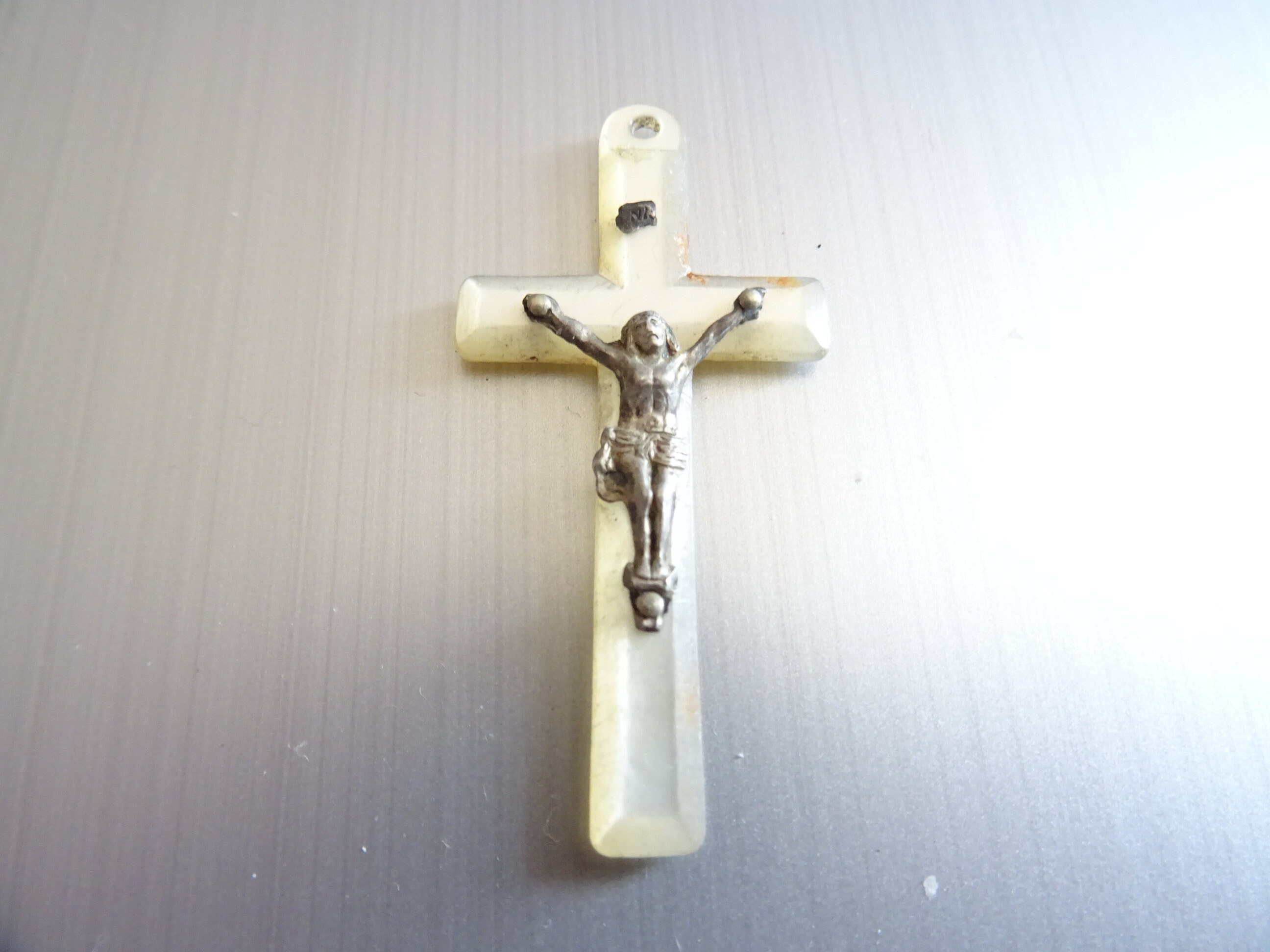 Croix Vintage Nacre France Médaille Religieuse Catholique Pendentif Crucifix P 709