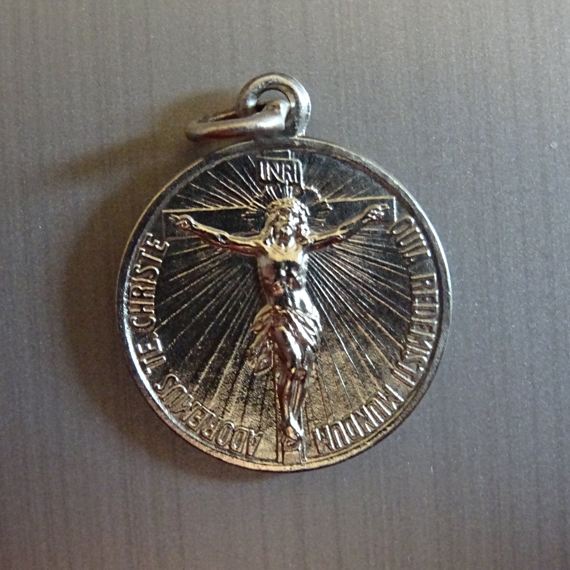 Nous T'adorons, Christ, Parce Que Tu As Racheté Le Monde Latin Adoramus Te Christe Quia Redemisti Mu