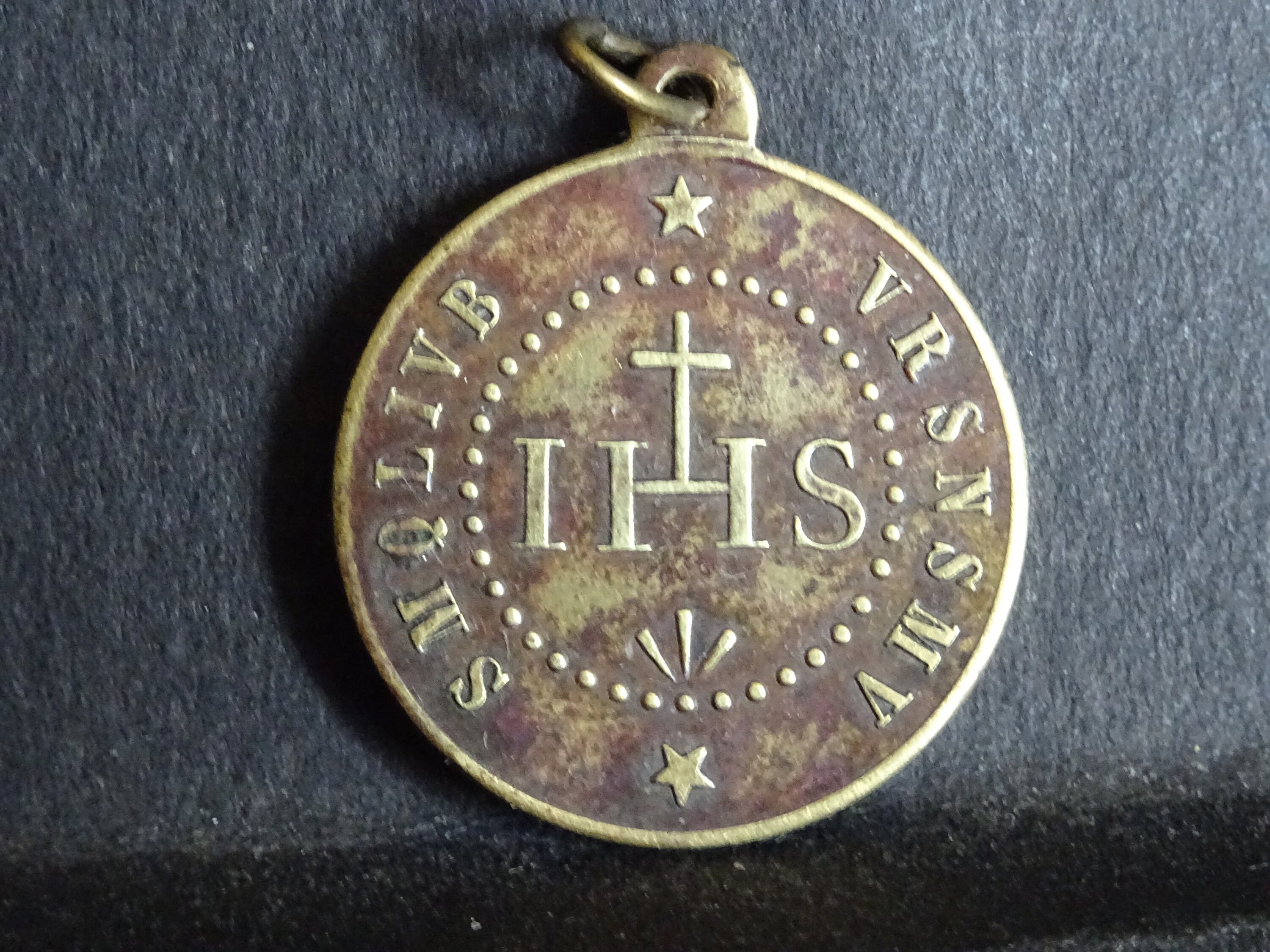 La Médaille Saint Benoît Est Très Ancienne, Gage de La Protection Du Saint. Médaille en Laiton Catho