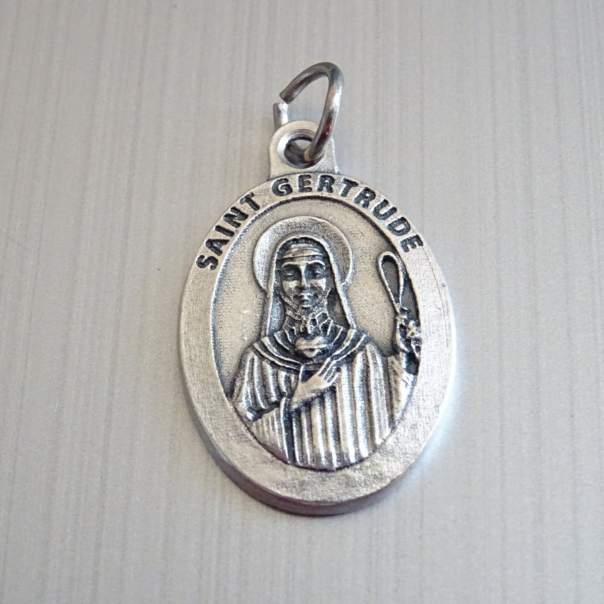 Sainte Gertrude de Nivelles La Patronne Des Chats. Médaille d'argent Médaille Pendente Holy Charm B