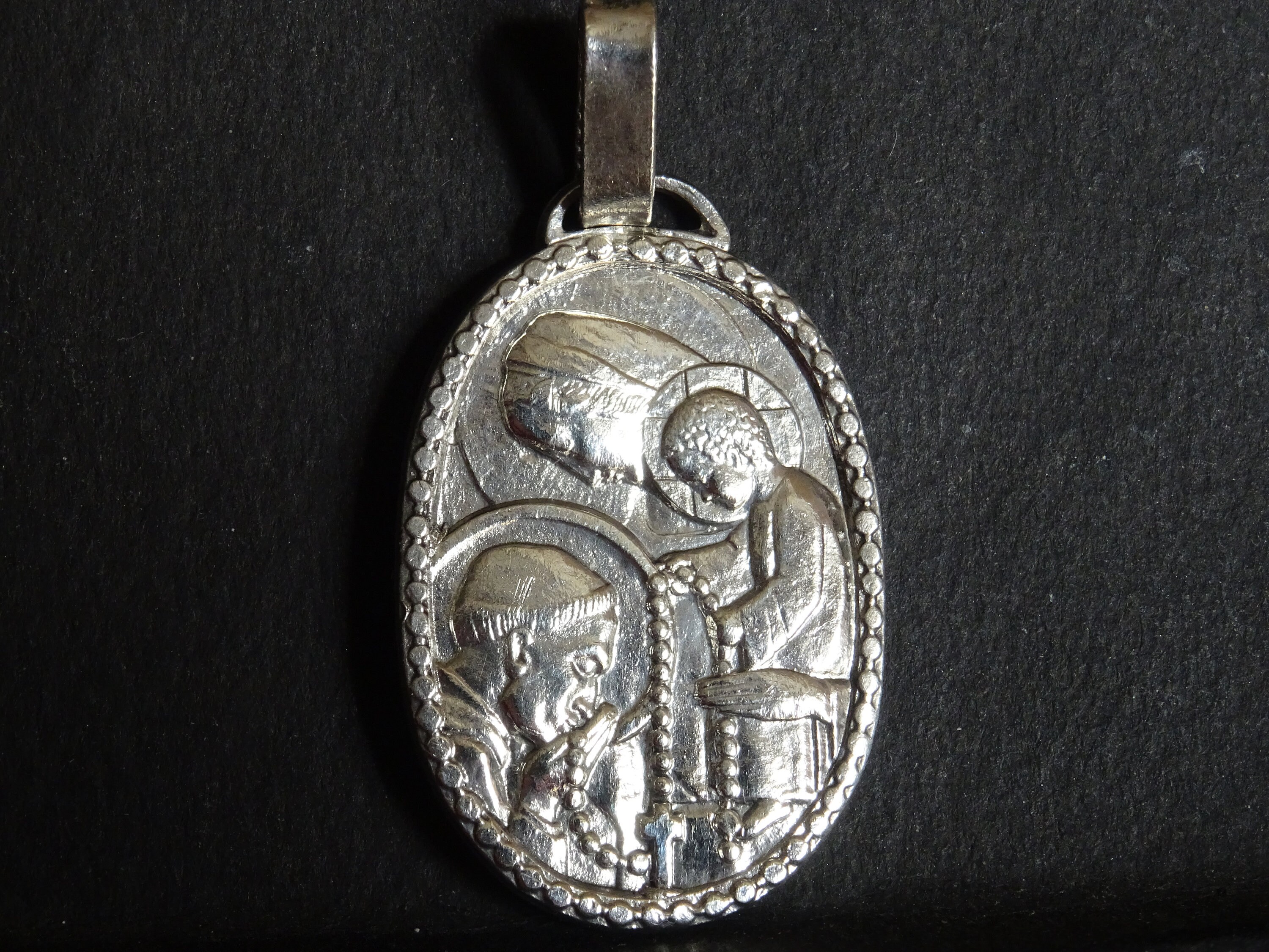 Pelerinage Du Rosaire à Notre Dame de Lourdes. Médaillon Medaille Religious Holy Charm Pendent Vinta