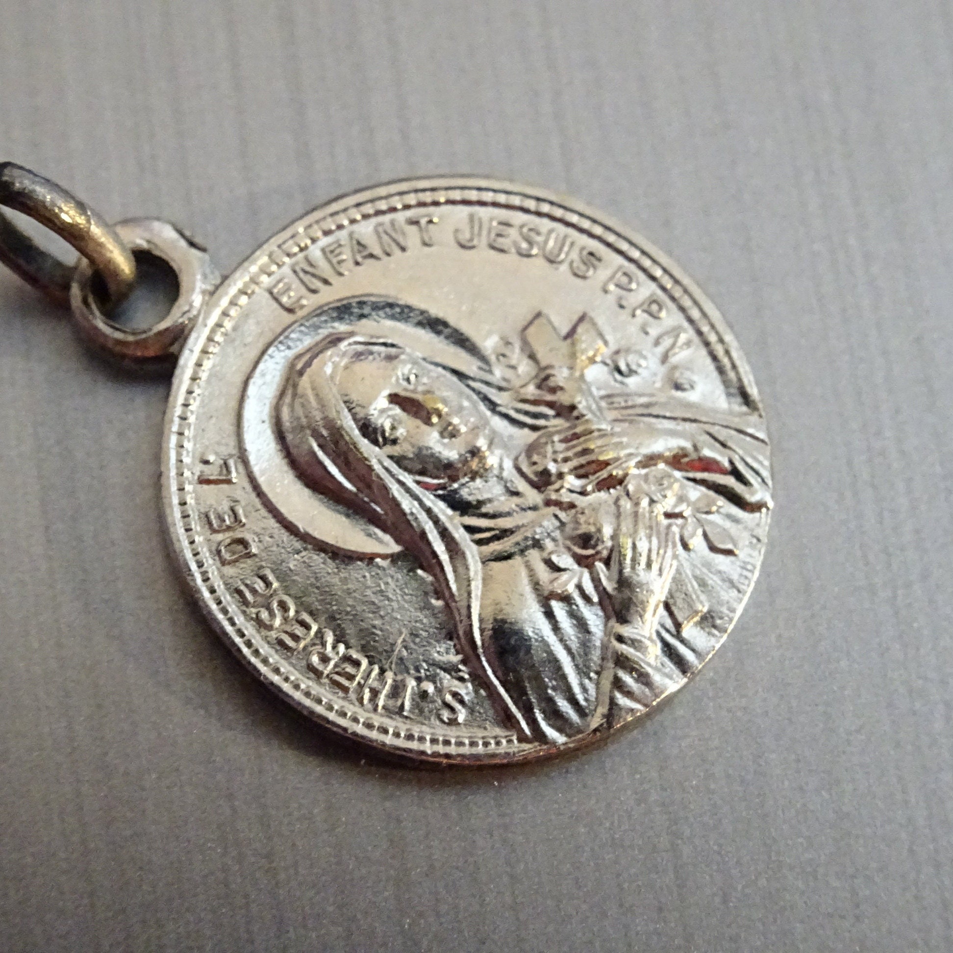 Sainte Thérèse, Je Passerai Mon Temps à Faire Le Bien sur Terre/Pendentif Médaillon Religieux Saint 