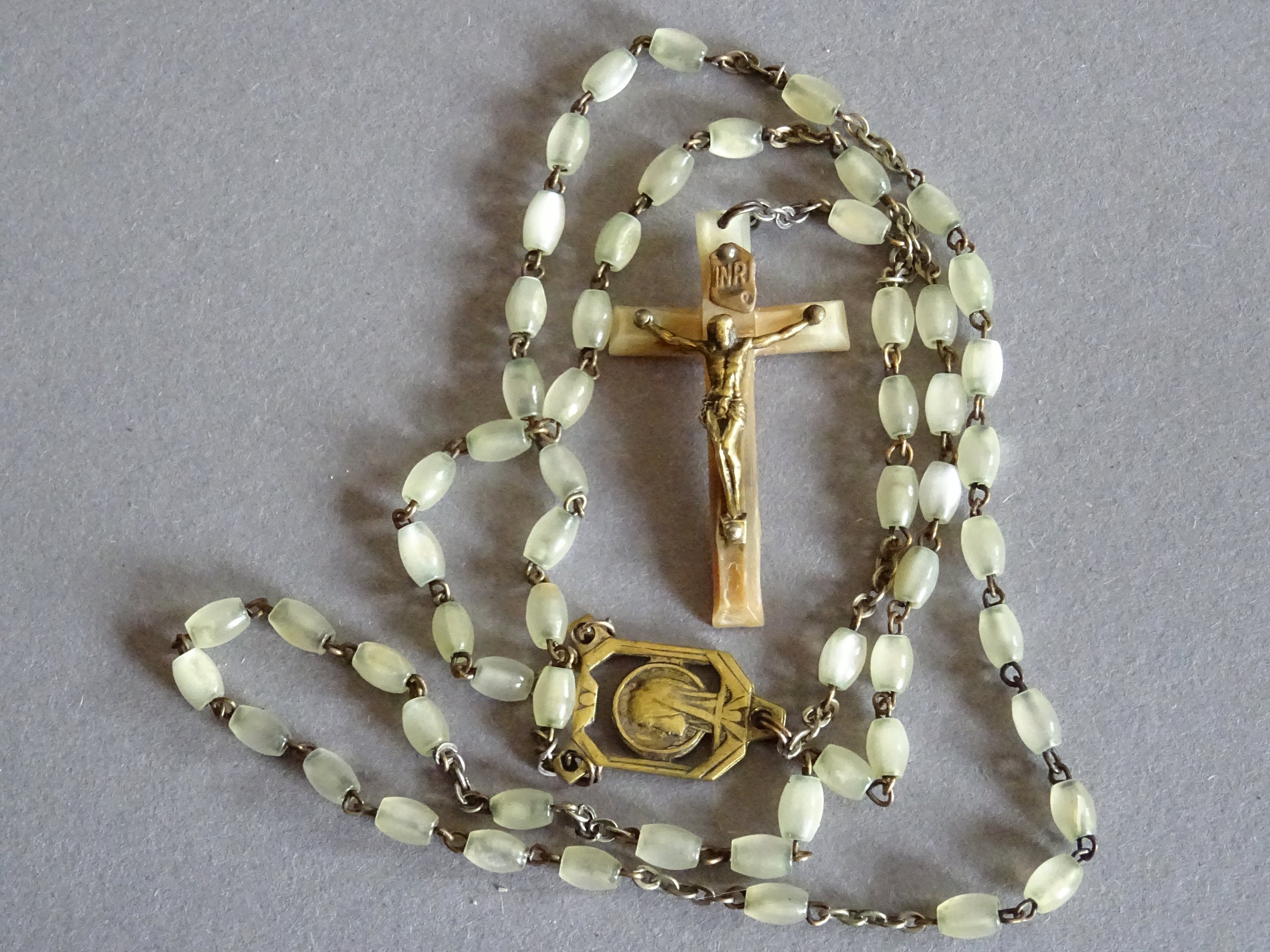 Ancien Chapelet Medaille Mère de Perles Croix Est Courbée