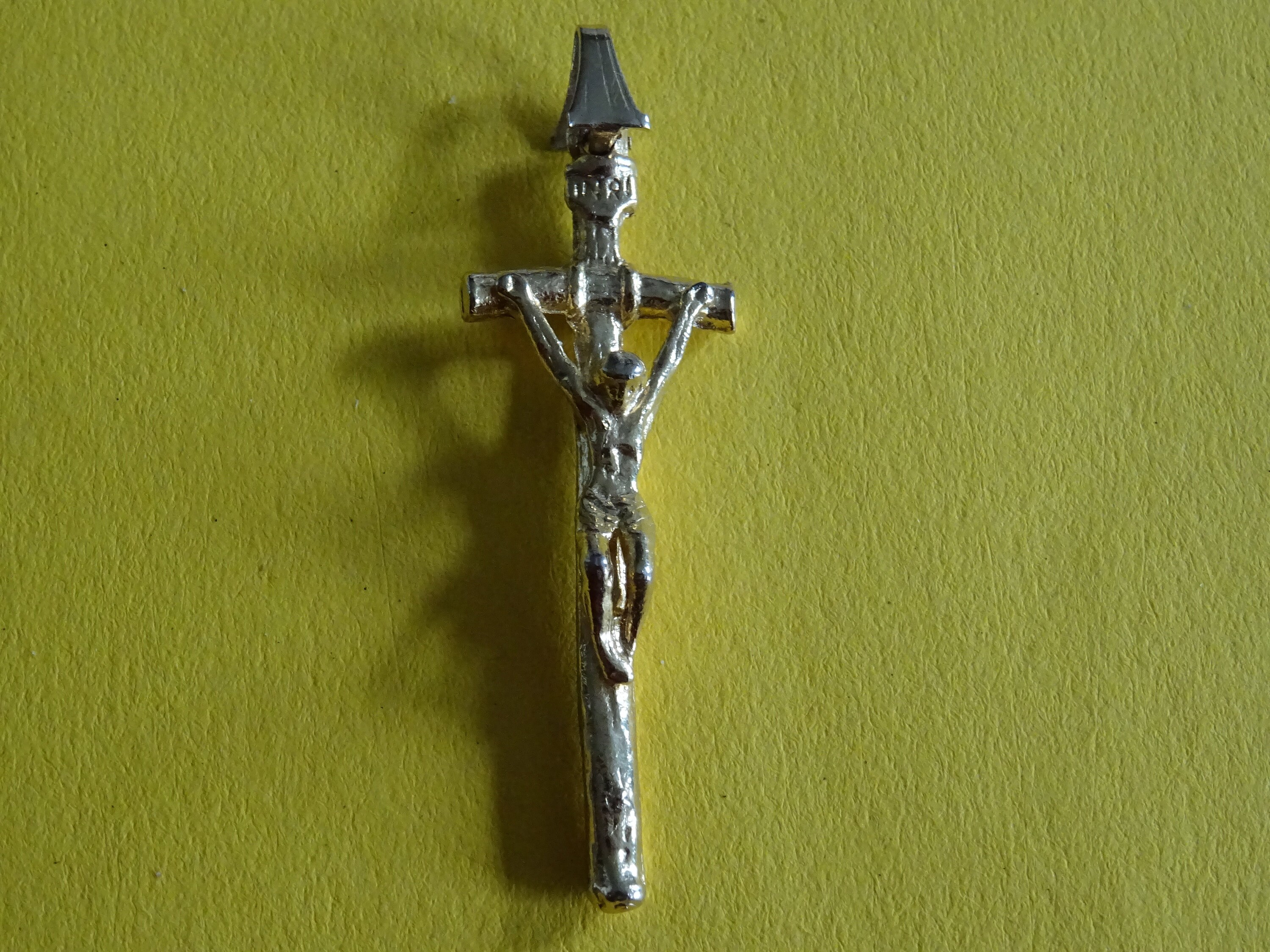 Vintage Crucifix Croix Médaille Or Couleur Médaillon Medaille Holy Charm Pendent P 90