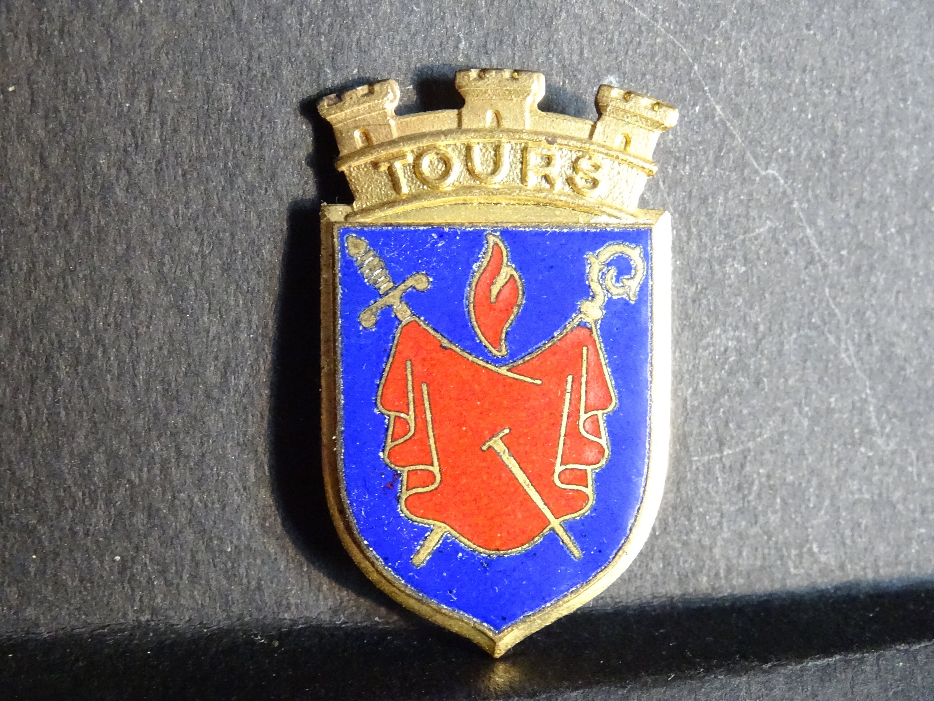 Émail Français Broches Badge Fuseau Des Tours, Indre-Et-Loire, Saint Martin