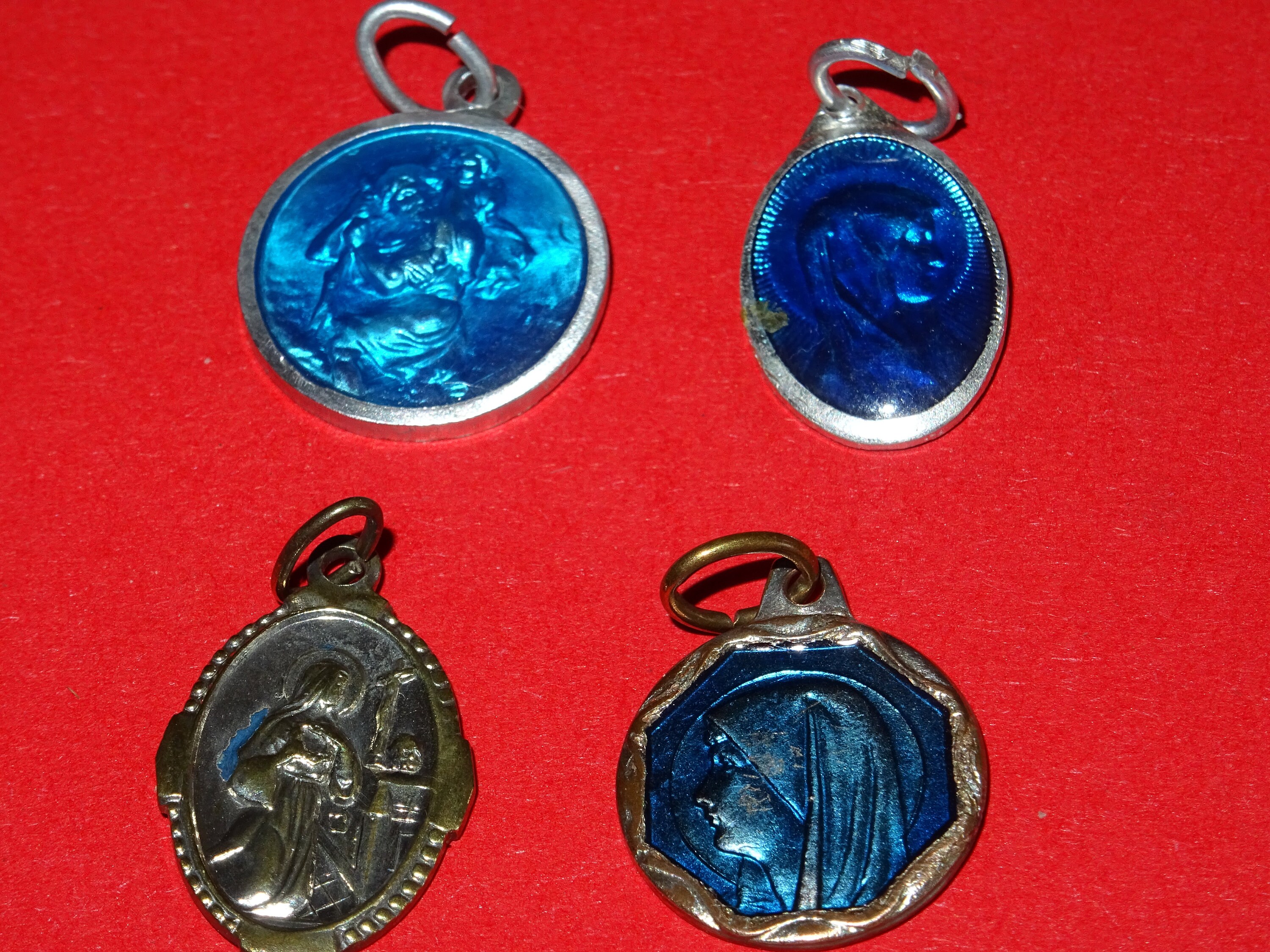 Lot 4 Millésime Français Petite Médaille Enamel Holy Charm Pendentif Médaille Medaille P45