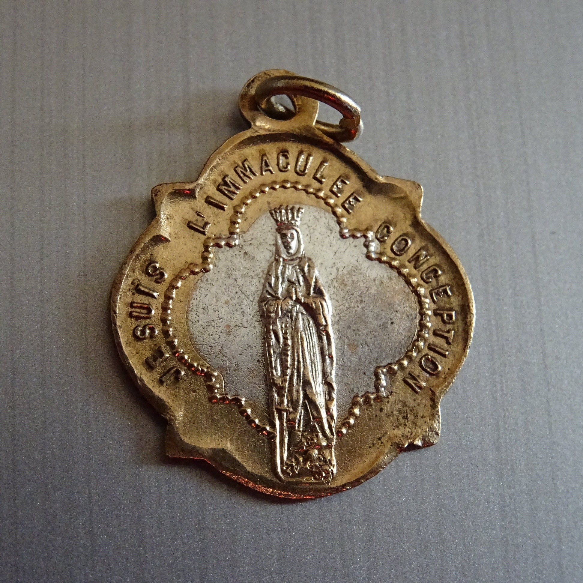Notre-Dame de Lourdes.couleurs Or et Argent Médaille Pendente Médaille Saint Charme B 978