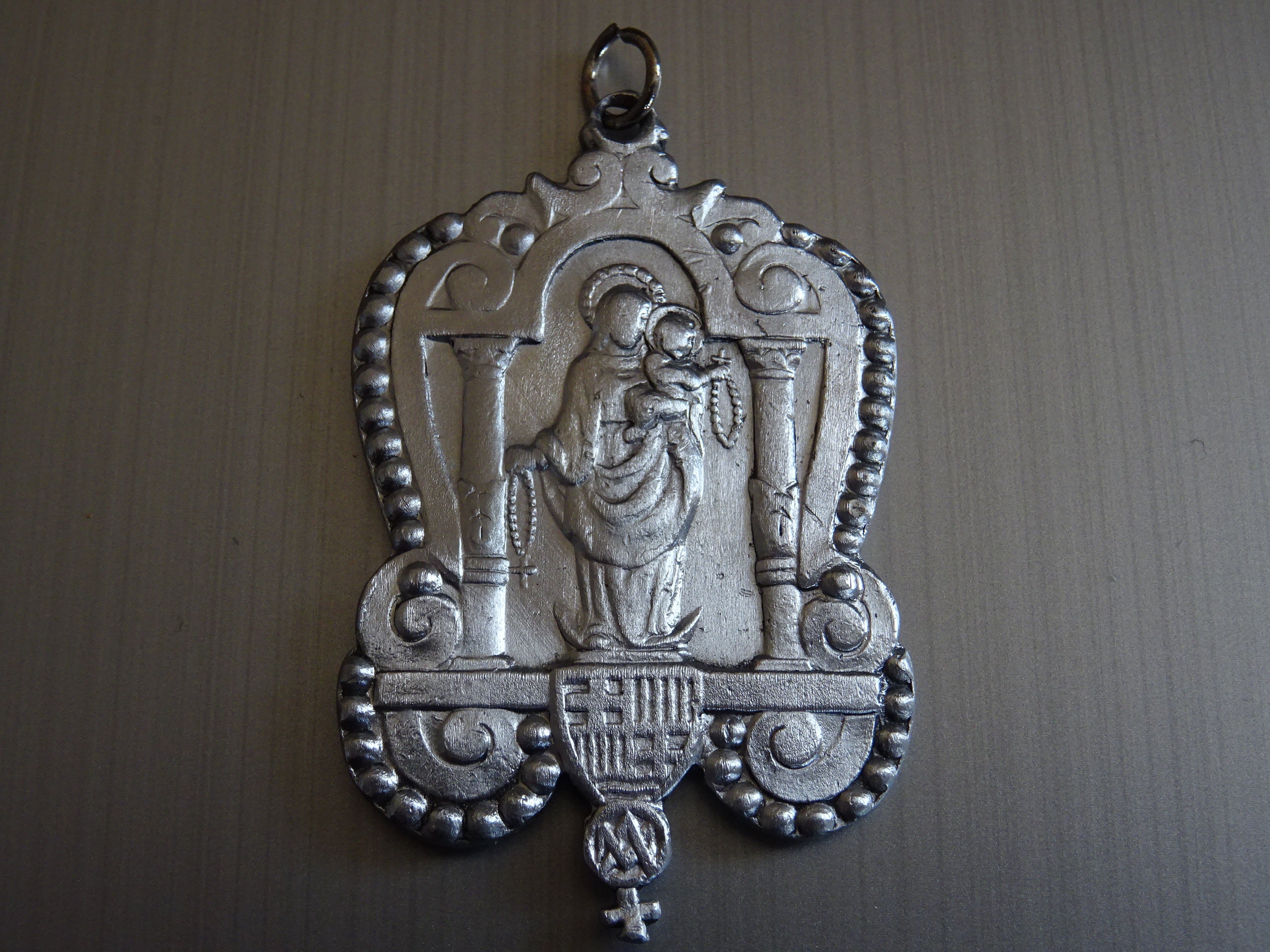 Notre Sainte-Dame et Jésus Du Monde. Médaille Antique Médaillon Saint Charme Pendent Medaille P 967