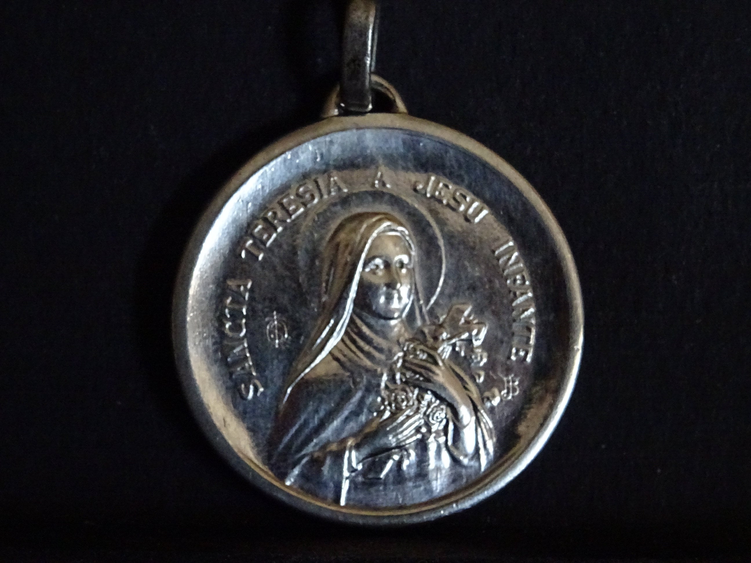 Saint Christophe et Sainte Teresia Signé Jb Médaillon Pendent Medaille Saint Charme P 199