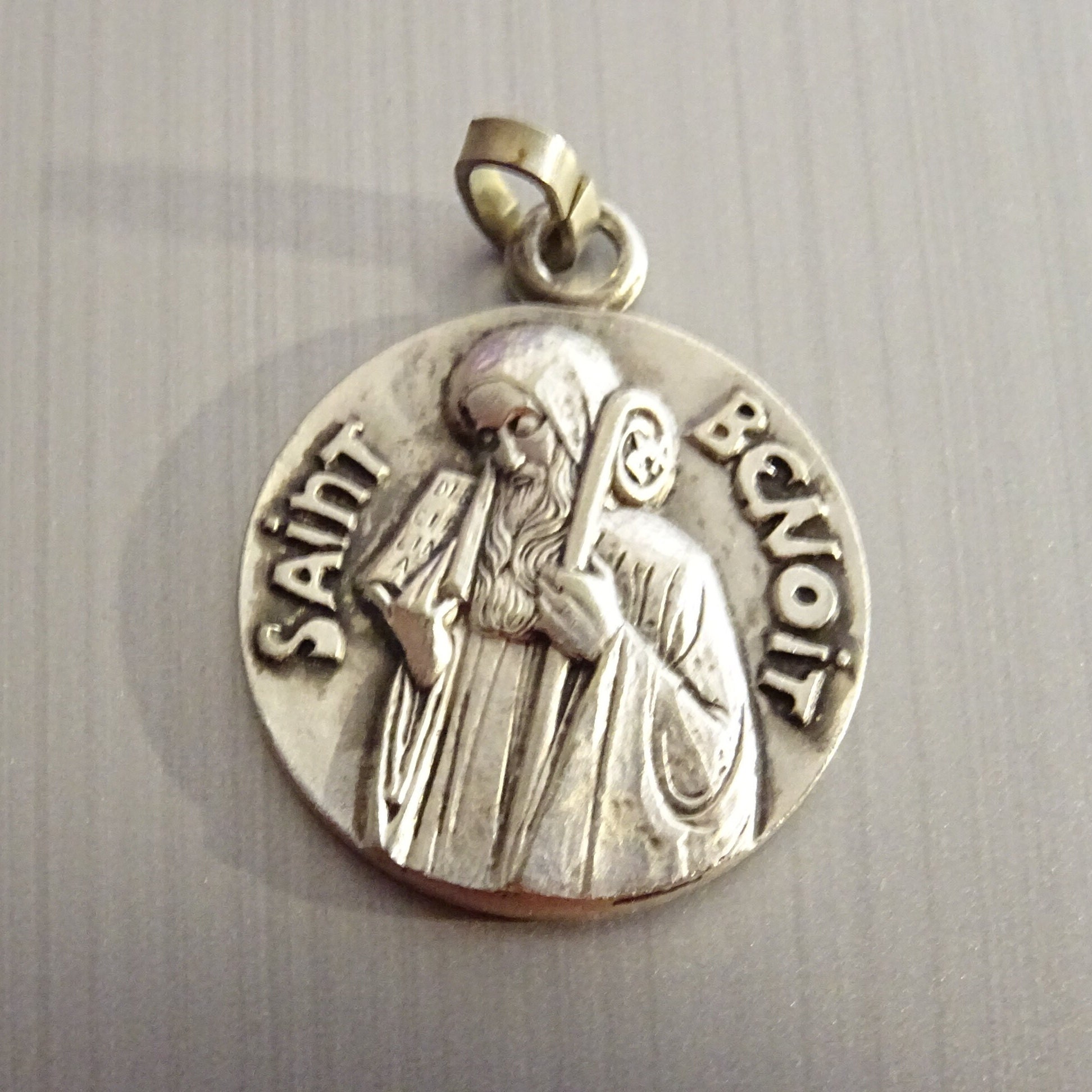 Saint Benoit. Benoît de Nursie. Saint Patron L'europe. Antique Religieux Français Pendentif Médaille