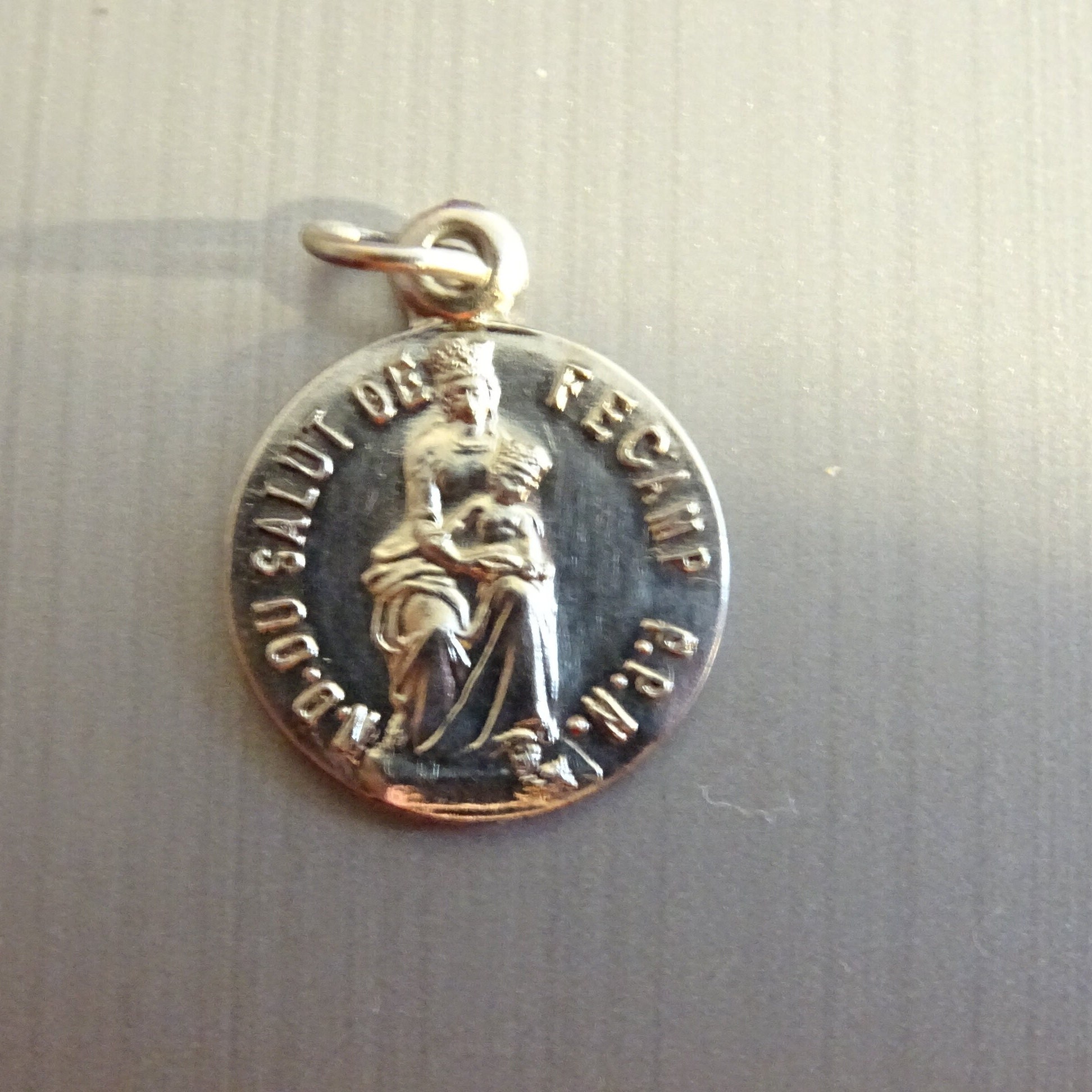 Notre Dame Du Salut de Fécamp. Architecture Romane. Antique Religieux Français Pendentif Médaille Mé