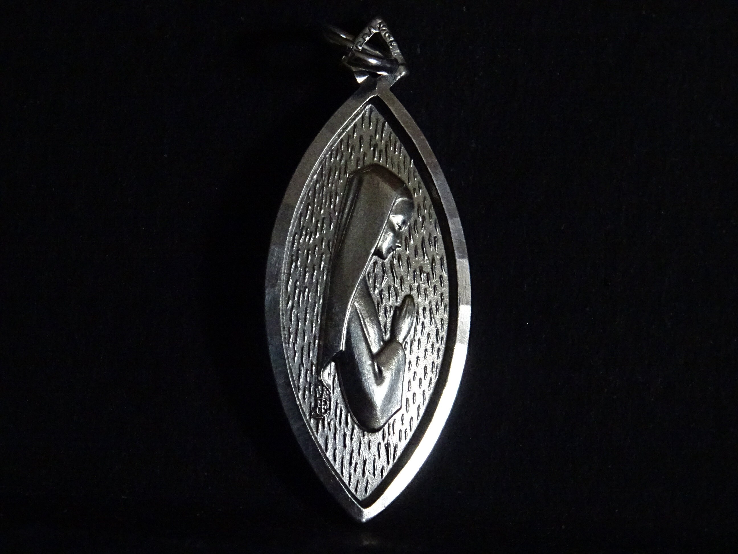 Virgin Mary Tear Drop Vintage Français . Médaille Holy Charm Pendentif Médaillon Medaille P 456