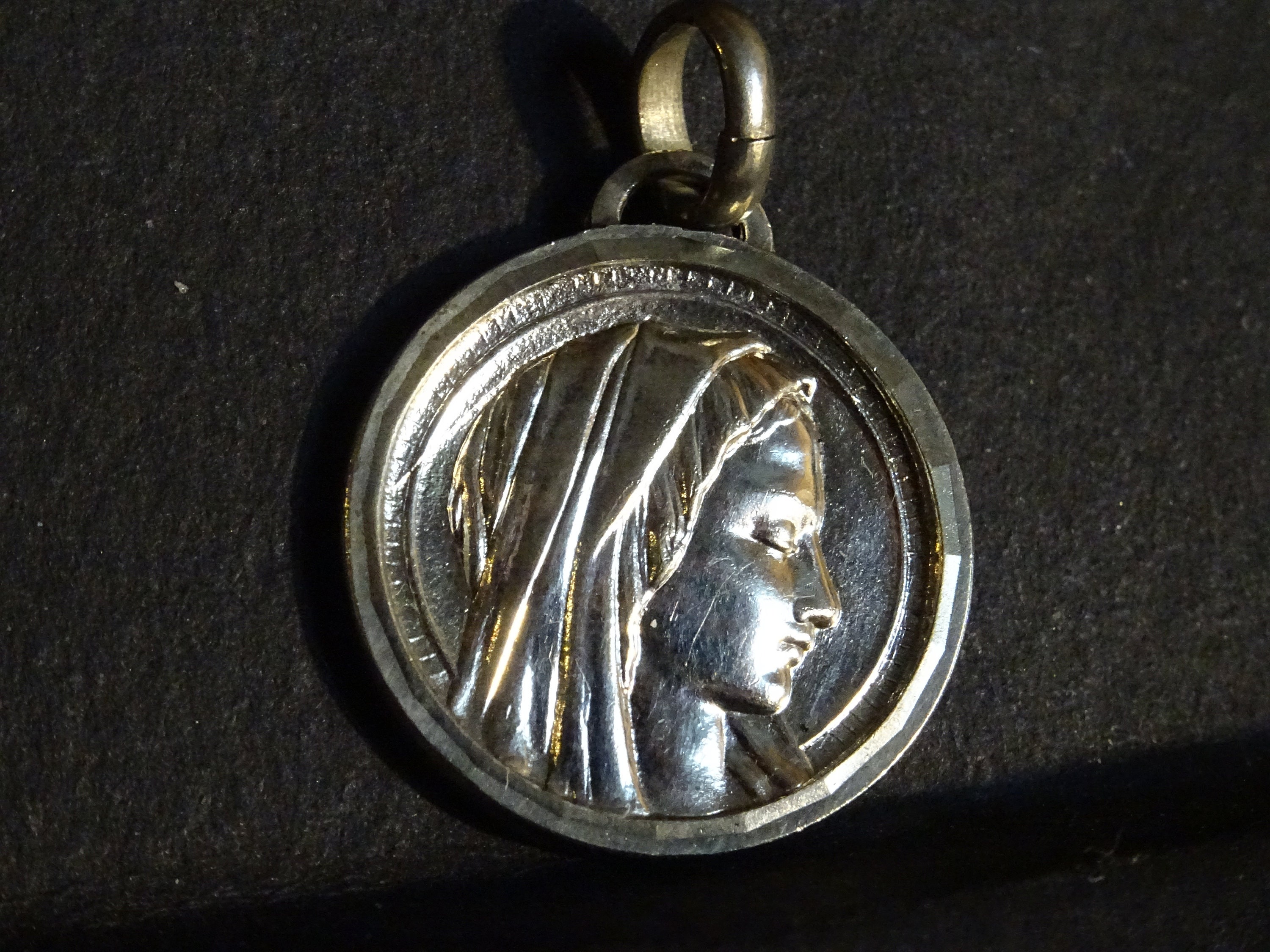 Alpacca Virgin Mary Antique Religious Français Lourdes Pendant. Médaillon Pendent Medaille Holy Char
