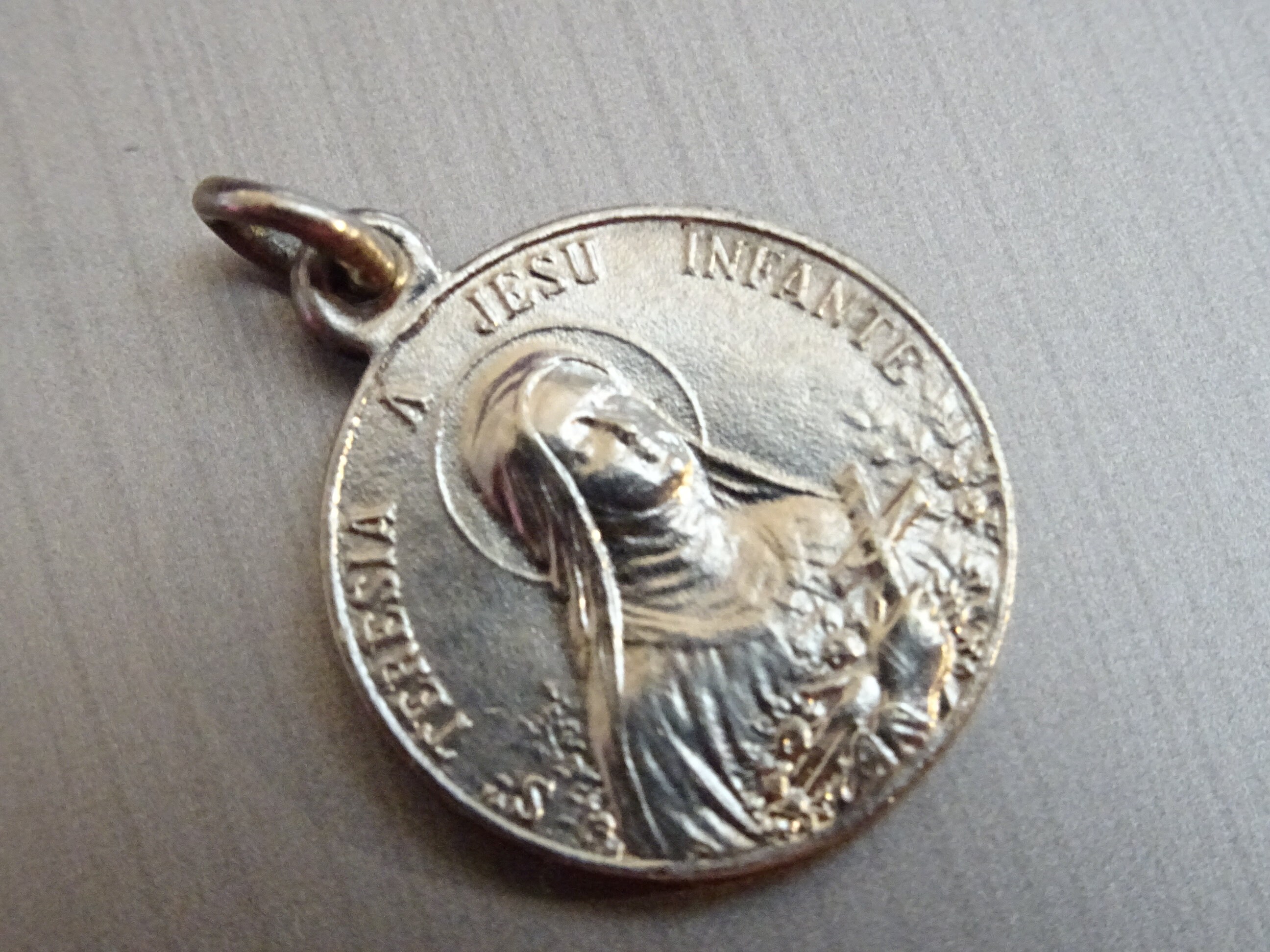 Sainte Thérèse, Mon Dieu, Je T'aime./Pendentif Médaillon à Médaille Religieuse Saint Charme D 354