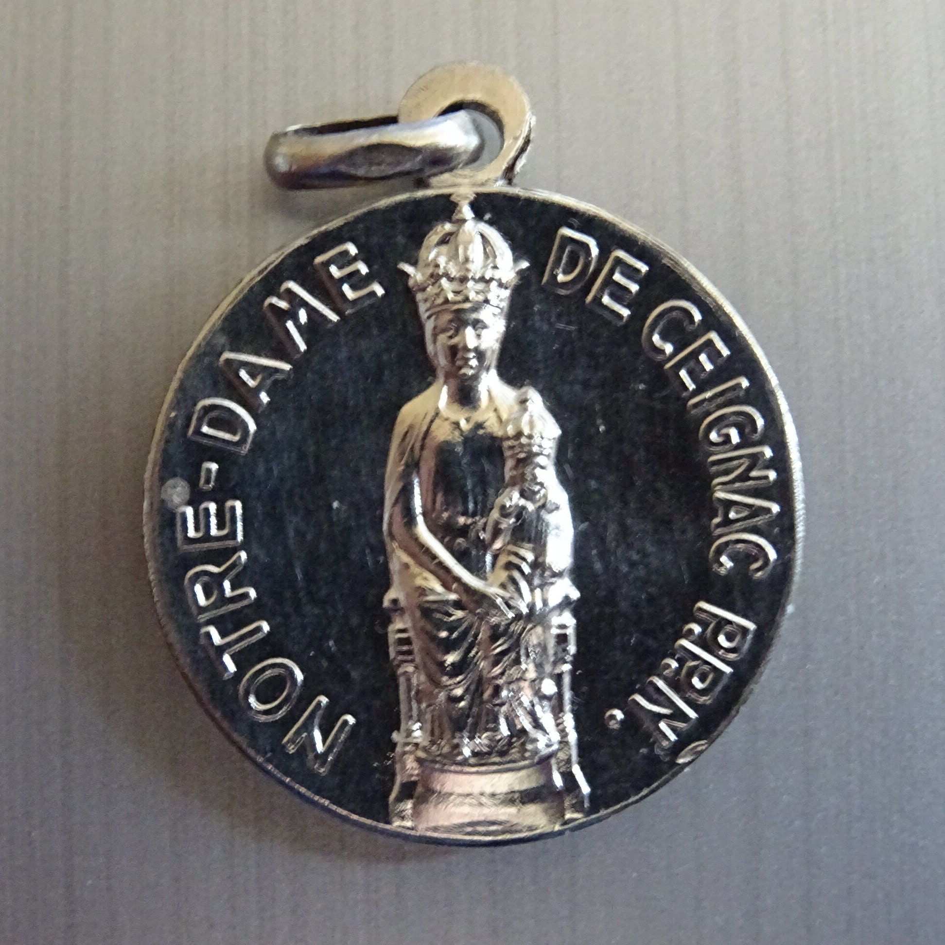 Antique Notre-Dame de Ceignac. Calmont. Signé Jb. Français. Pendentif Catholique Médaillon Saint Cha